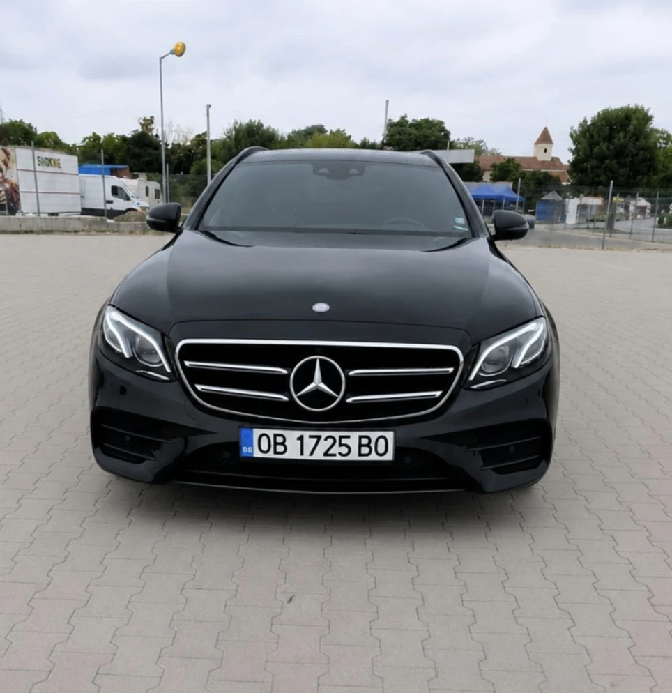 Mercedes-Benz E 220, снимка 3 - Автомобили и джипове - 56011542