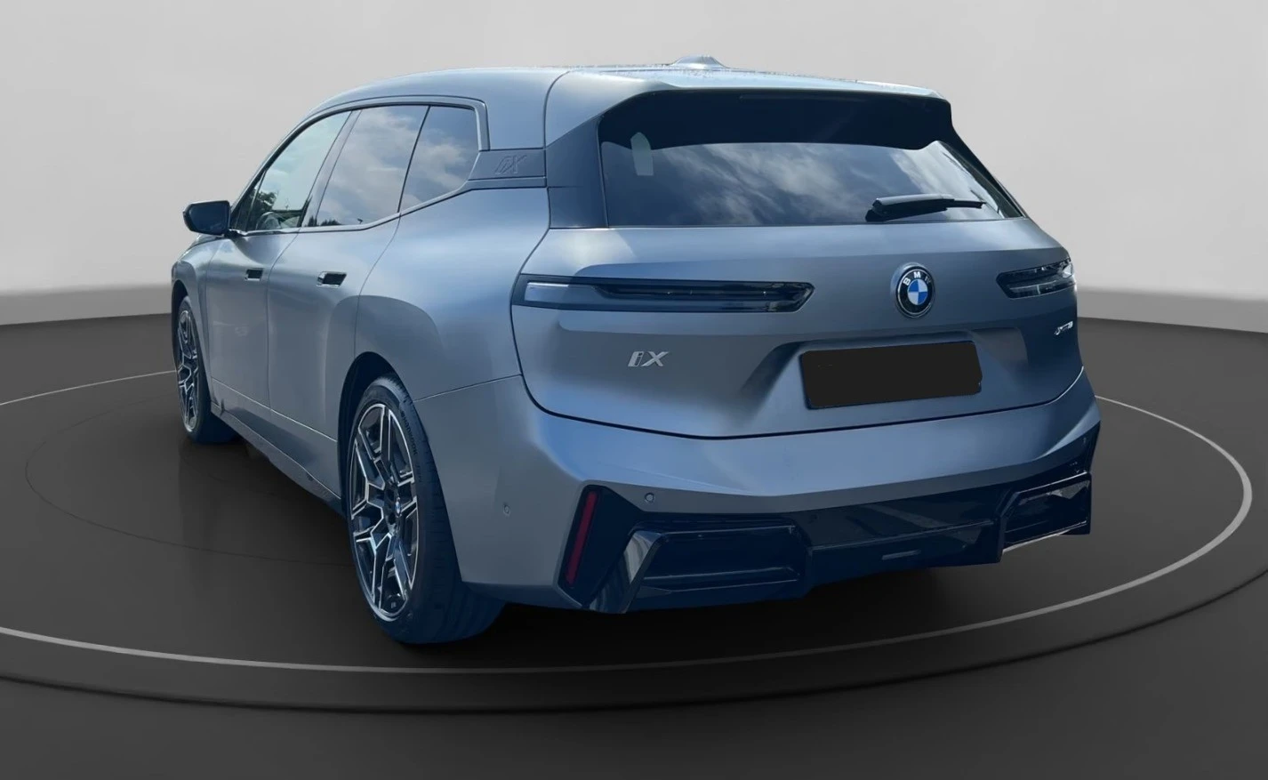 BMW iX xDrive60* M-Sport Pro* H/K, снимка 2 - Автомобили и джипове - 56041012