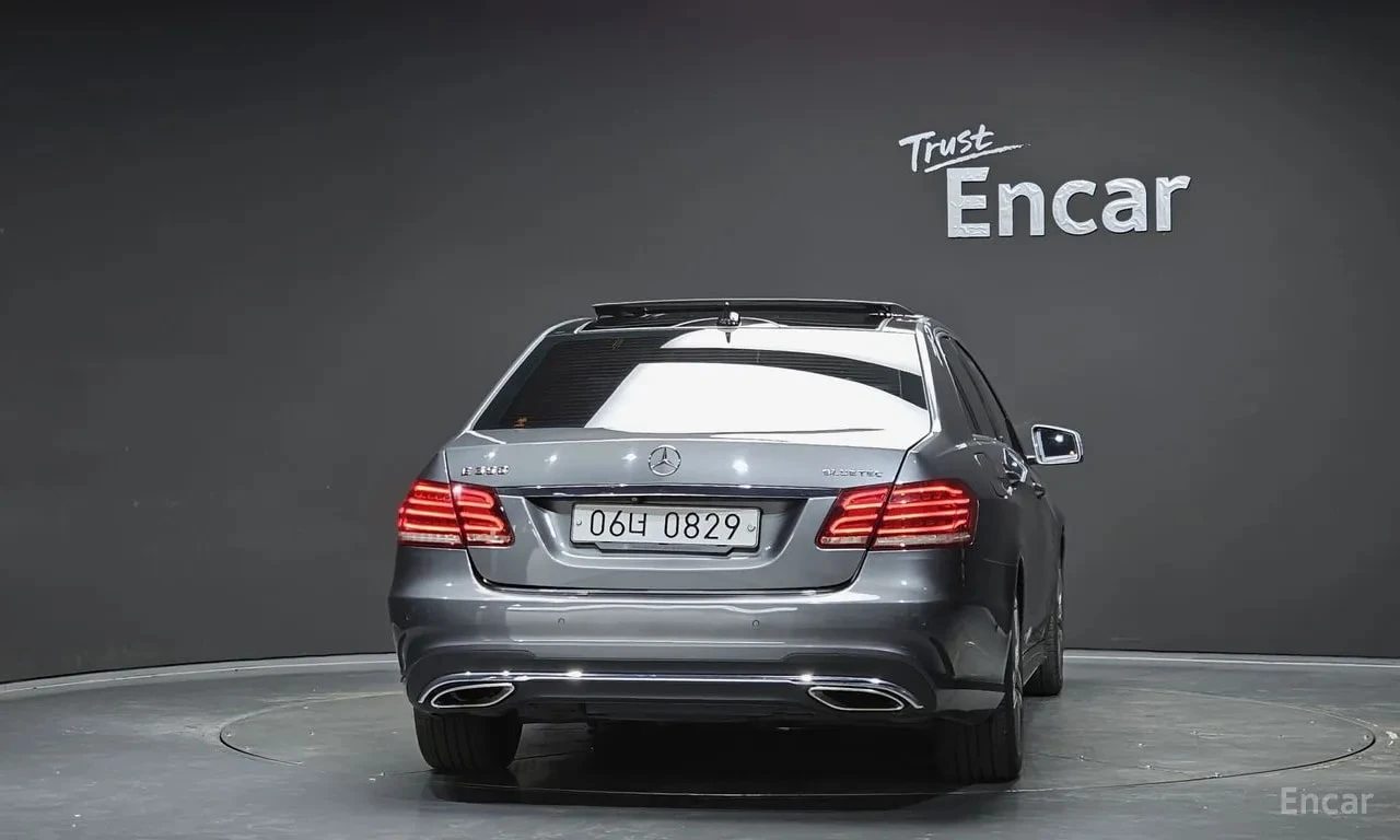 Mercedes-Benz E 350 АМГ ПАКЕТ/BlueTec 4MATIC/360/ОБДУХ/, снимка 4 - Автомобили и джипове - 56155939