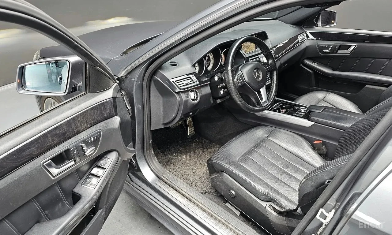Mercedes-Benz E 350 АМГ ПАКЕТ/BlueTec 4MATIC/360/ОБДУХ/, снимка 12 - Автомобили и джипове - 56155939