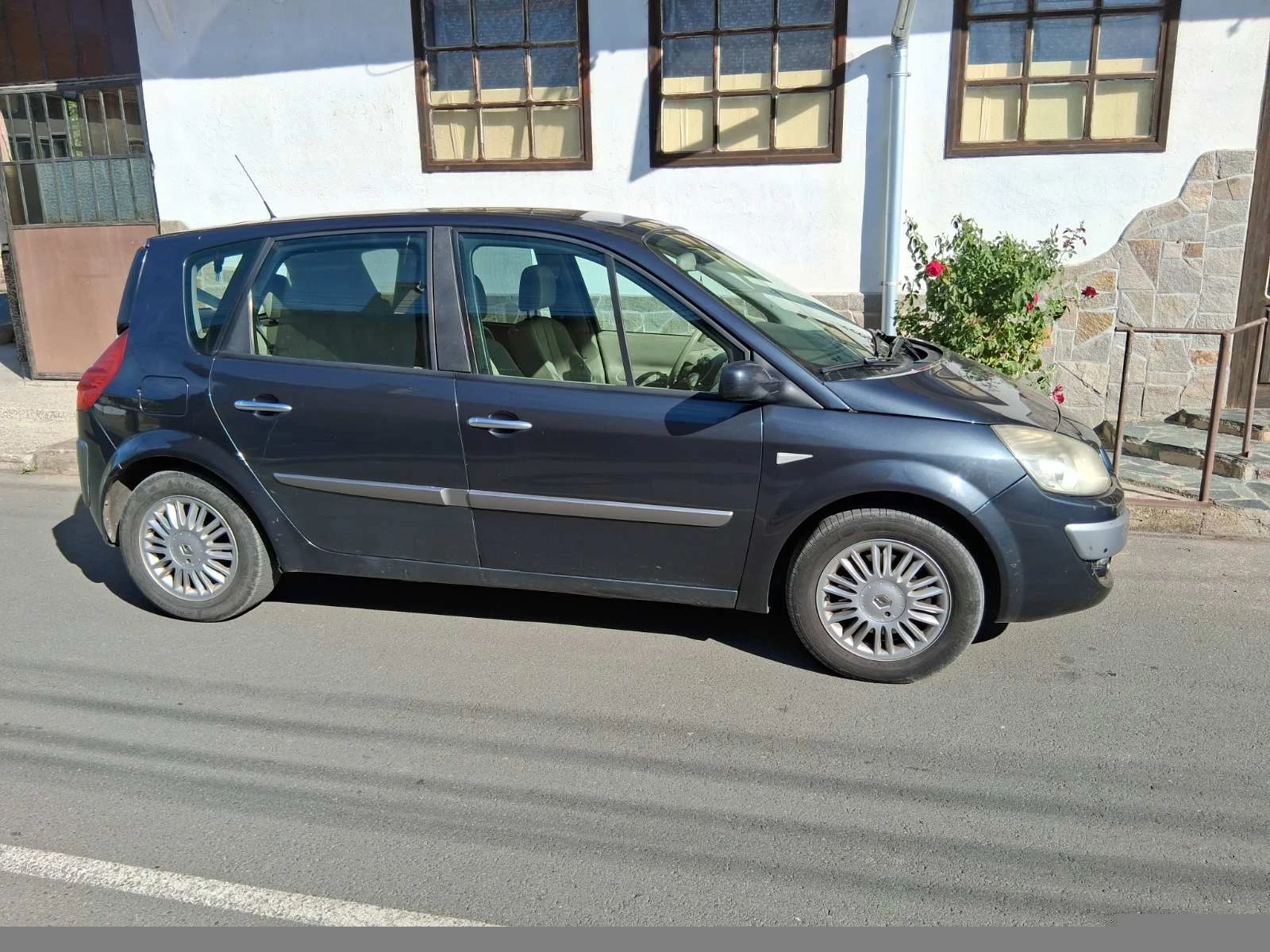 Renault Scenic, снимка 2 - Автомобили и джипове - 56536952