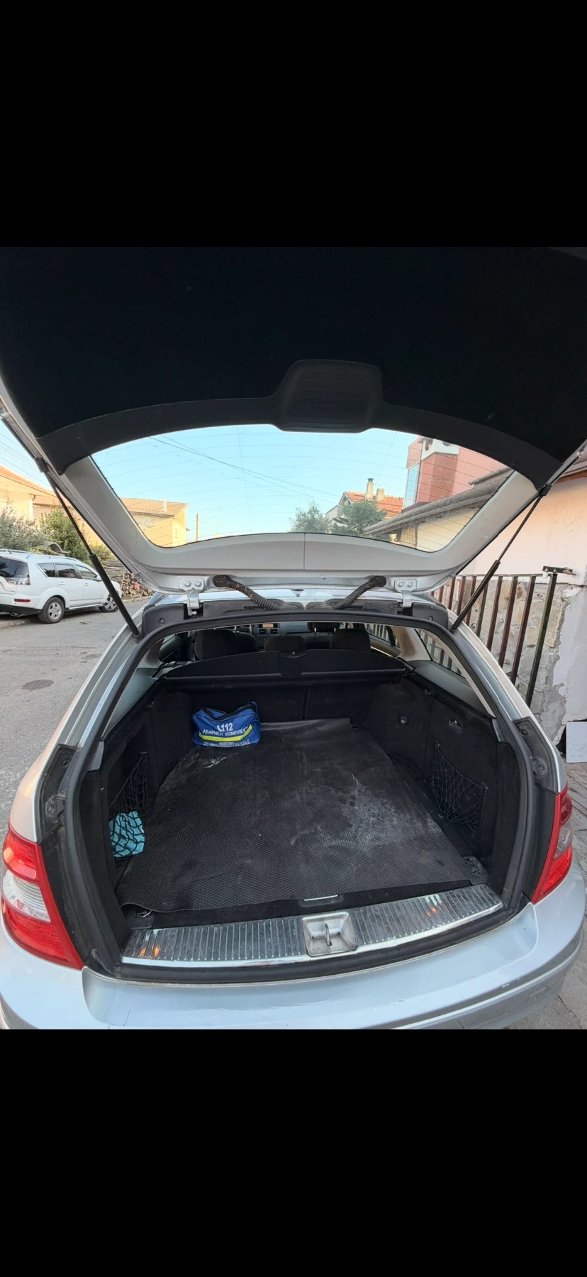 Mercedes-Benz C 200, снимка 4 - Автомобили и джипове - 56696821