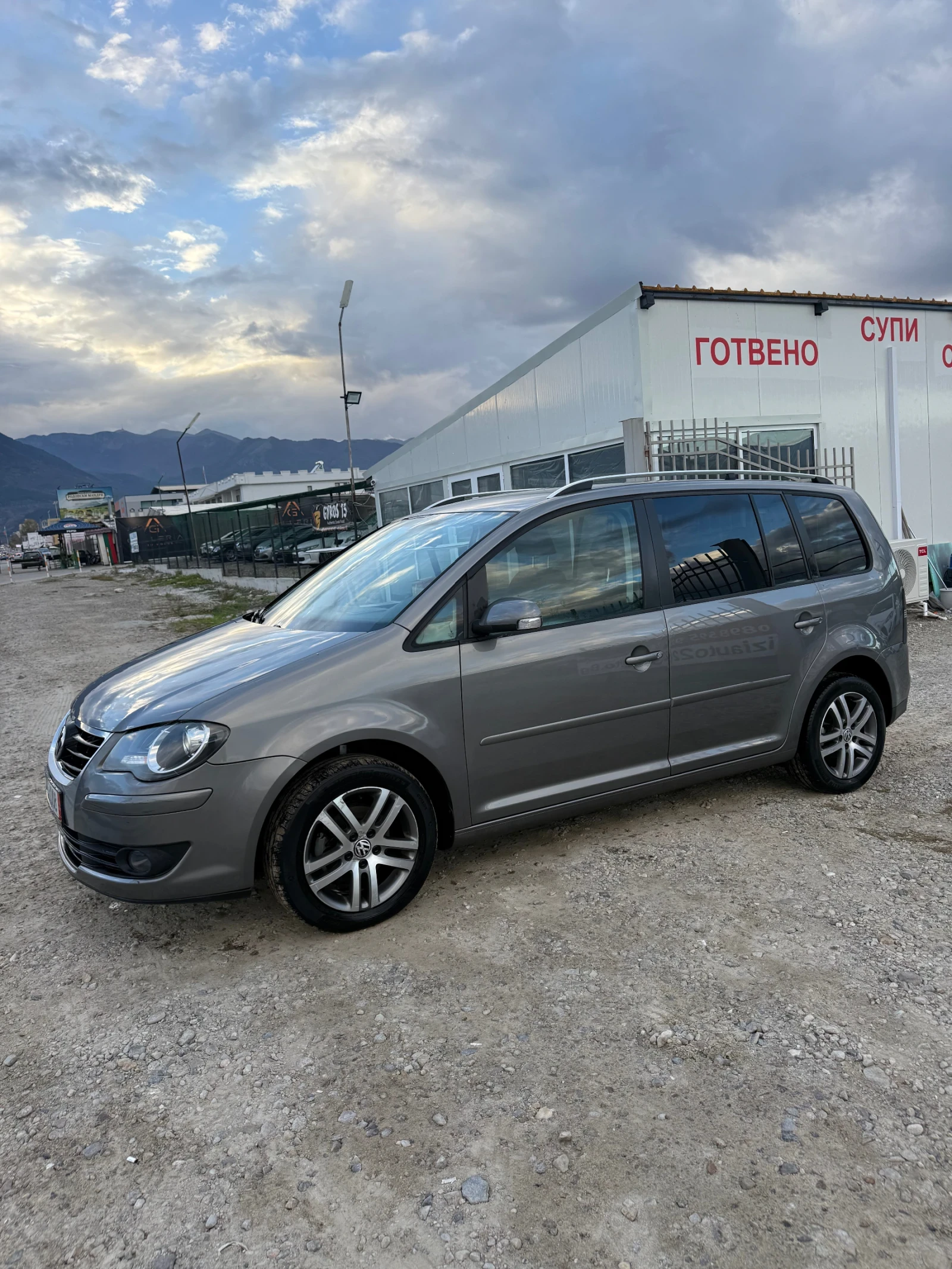 VW Touran 1.9TDI* 6ск.* ЛИЗИНГ, снимка 7 - Автомобили и джипове - 56726422