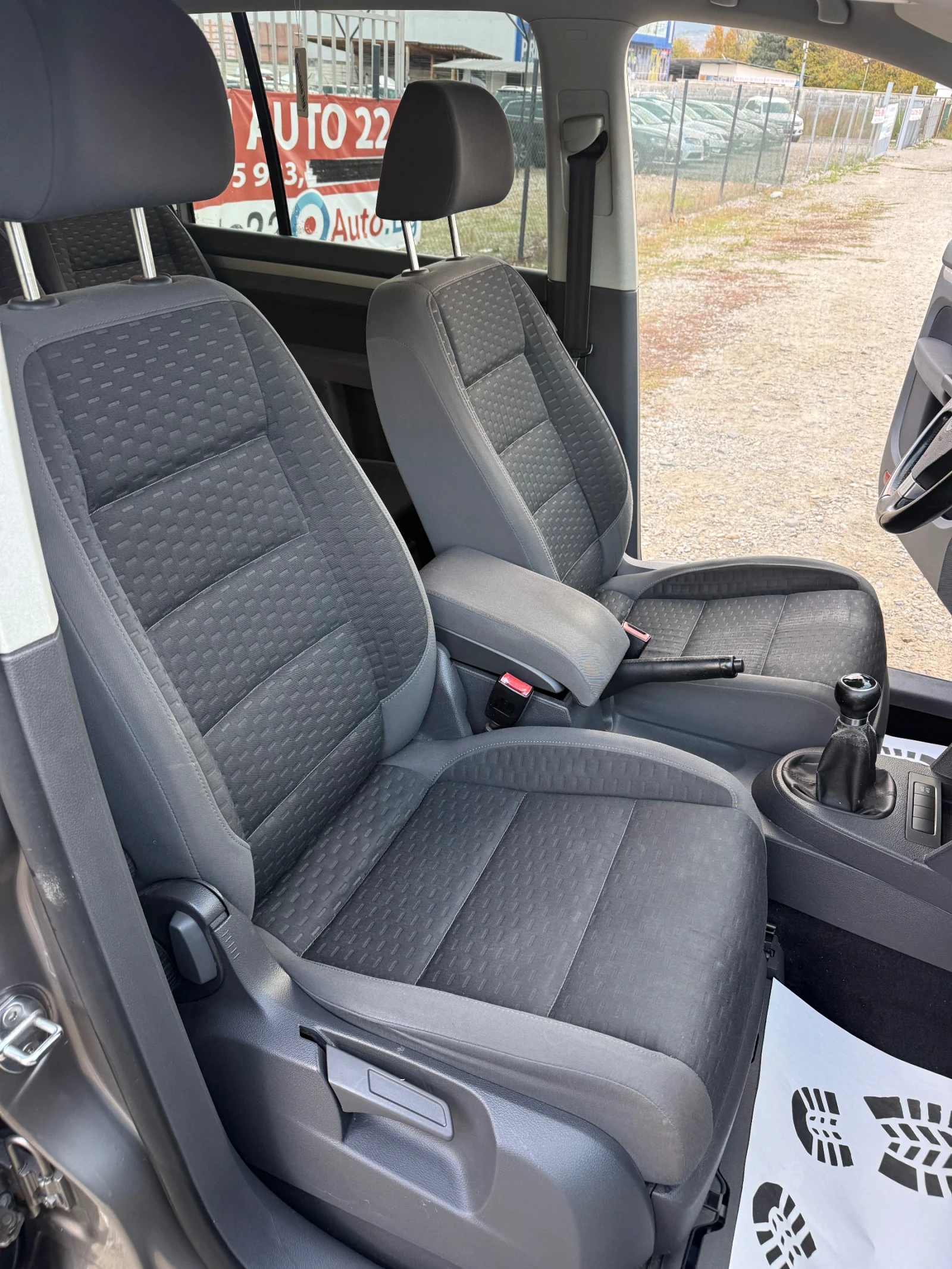 VW Touran 1.9TDI* 6ск.* ЛИЗИНГ, снимка 12 - Автомобили и джипове - 56726422