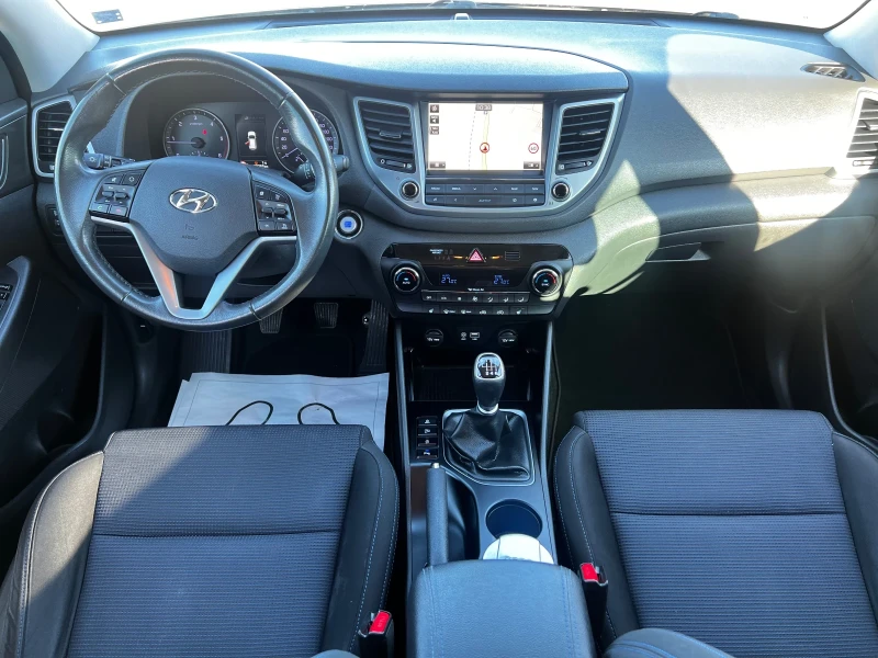 Hyundai Tucson 1.7 топ състояние , снимка 7 - Автомобили и джипове - 48726073