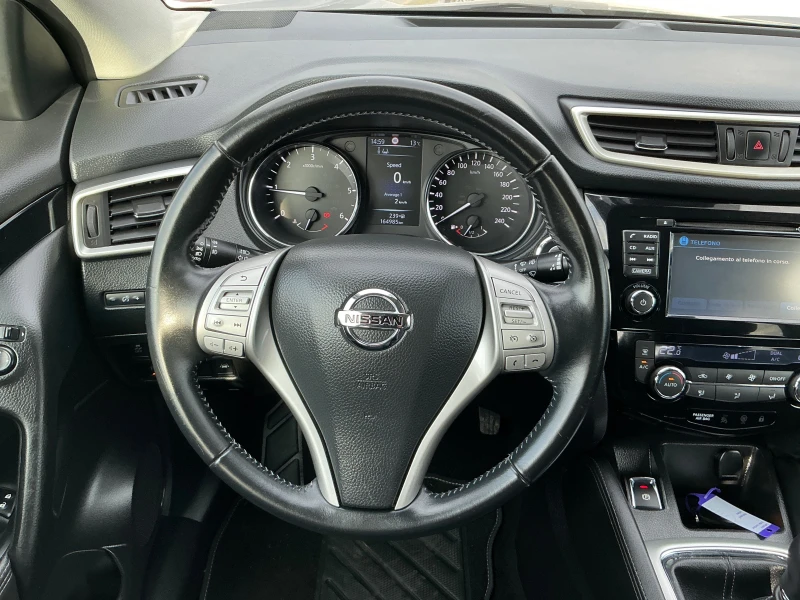 Nissan Qashqai 1.6 DCI, снимка 11 - Автомобили и джипове - 52324405