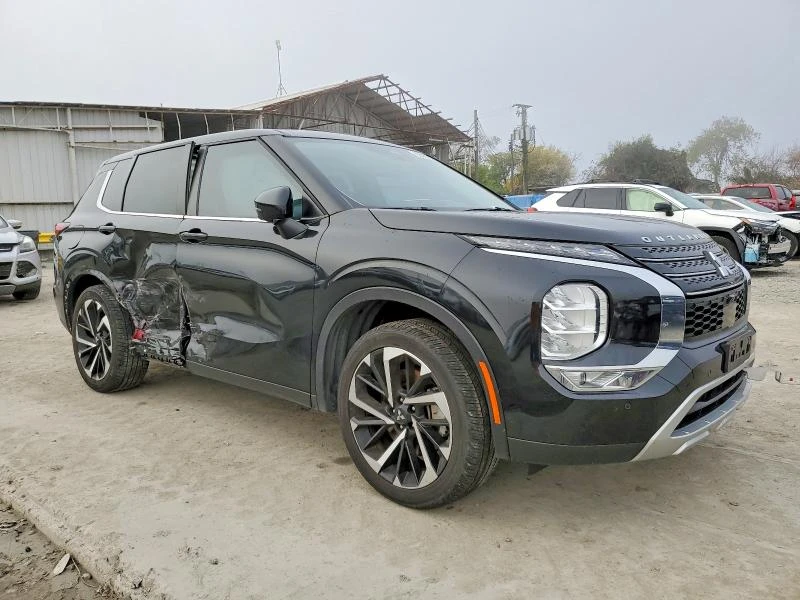 Mitsubishi Outlander 2.5L 4 Front-wheel Drive, снимка 5 - Автомобили и джипове - 53713631