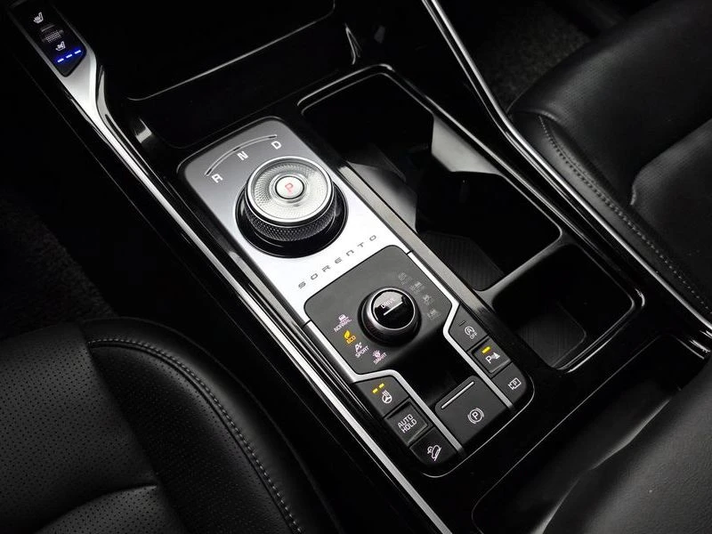 Kia Sorento Diesel 2.2 4WD| 200к.с.| ВКЛ.ТЕХНОТЕСТ, снимка 9 - Автомобили и джипове - 55386353