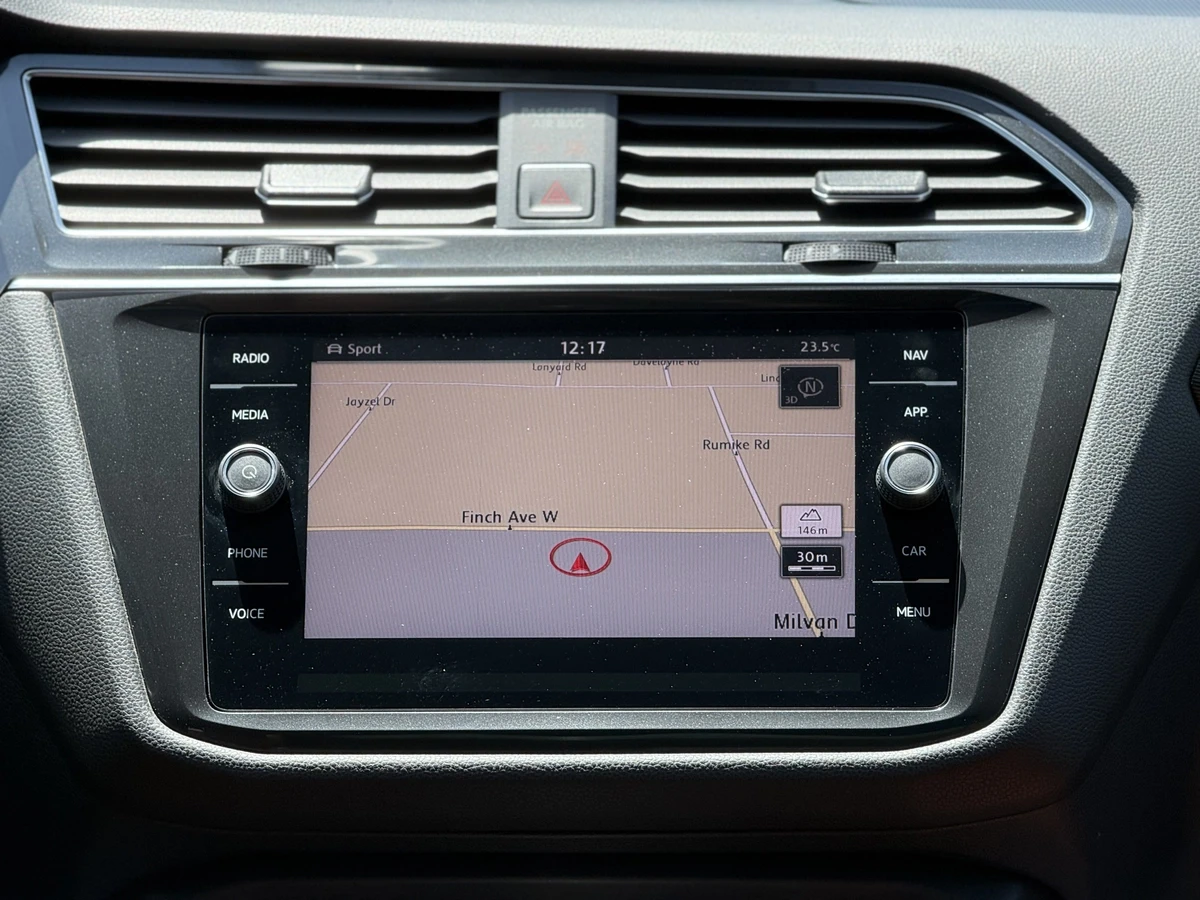 VW Tiguan 2.0 TSI 4Motion / HIGHLINE / PANO / FENDER - изображение 8