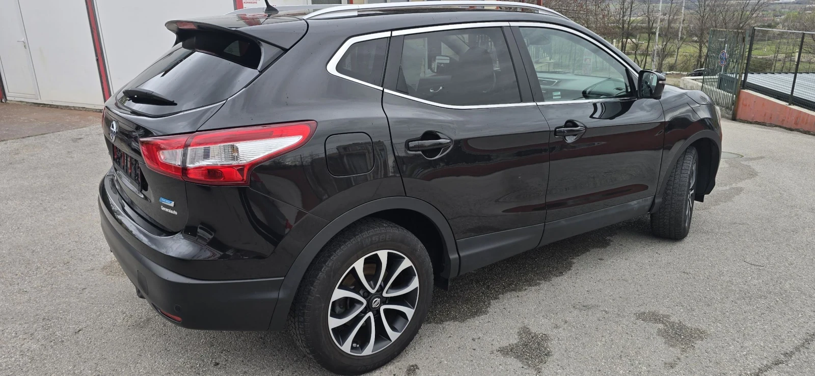Nissan Qashqai 1.5 DCI , снимка 5 - Автомобили и джипове - 54066252