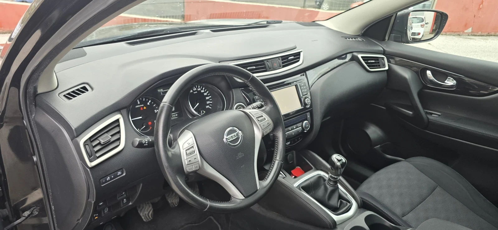 Nissan Qashqai 1.5 DCI , снимка 9 - Автомобили и джипове - 54066252