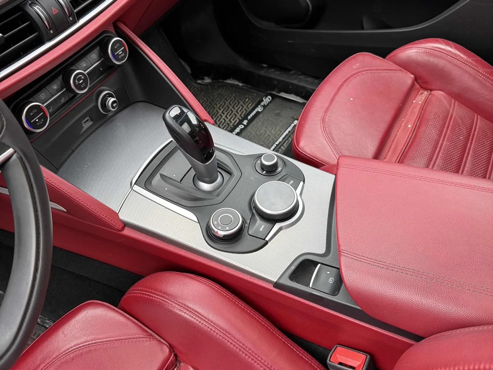 Alfa Romeo Stelvio Ti Sport * CARFAX * АВТО КРЕДИТ * , снимка 12 - Автомобили и джипове - 55053813
