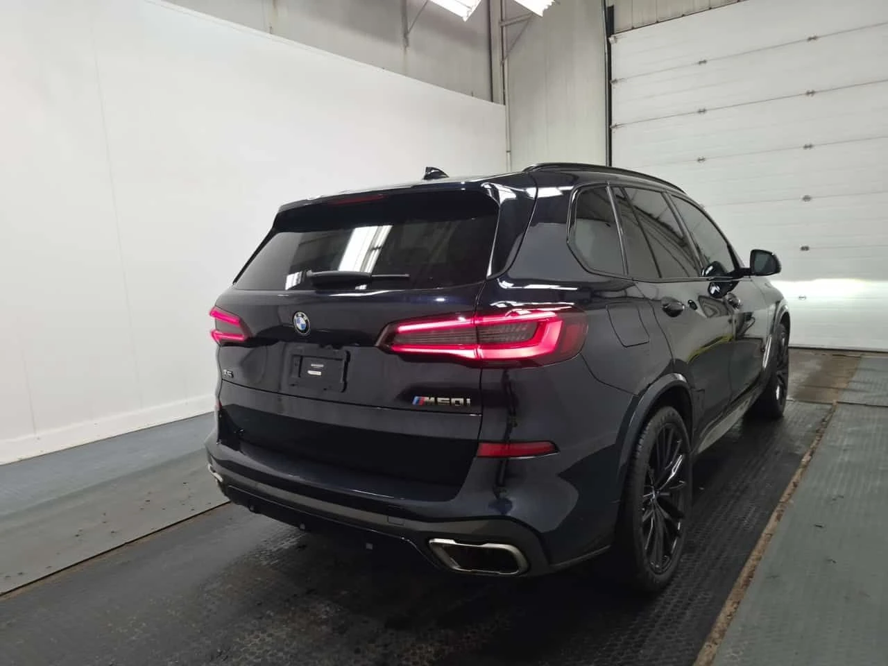 BMW X5 * M50I * CARFAX * ОПЦИЯ ЗА ФИНАНСИРАНЕ, снимка 3 - Автомобили и джипове - 55526266