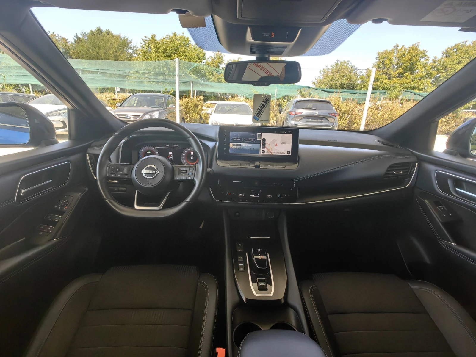 Nissan Qashqai 1.5i/TEKNA/SWISS/360/DIST/HUD, снимка 8 - Автомобили и джипове - 55737082