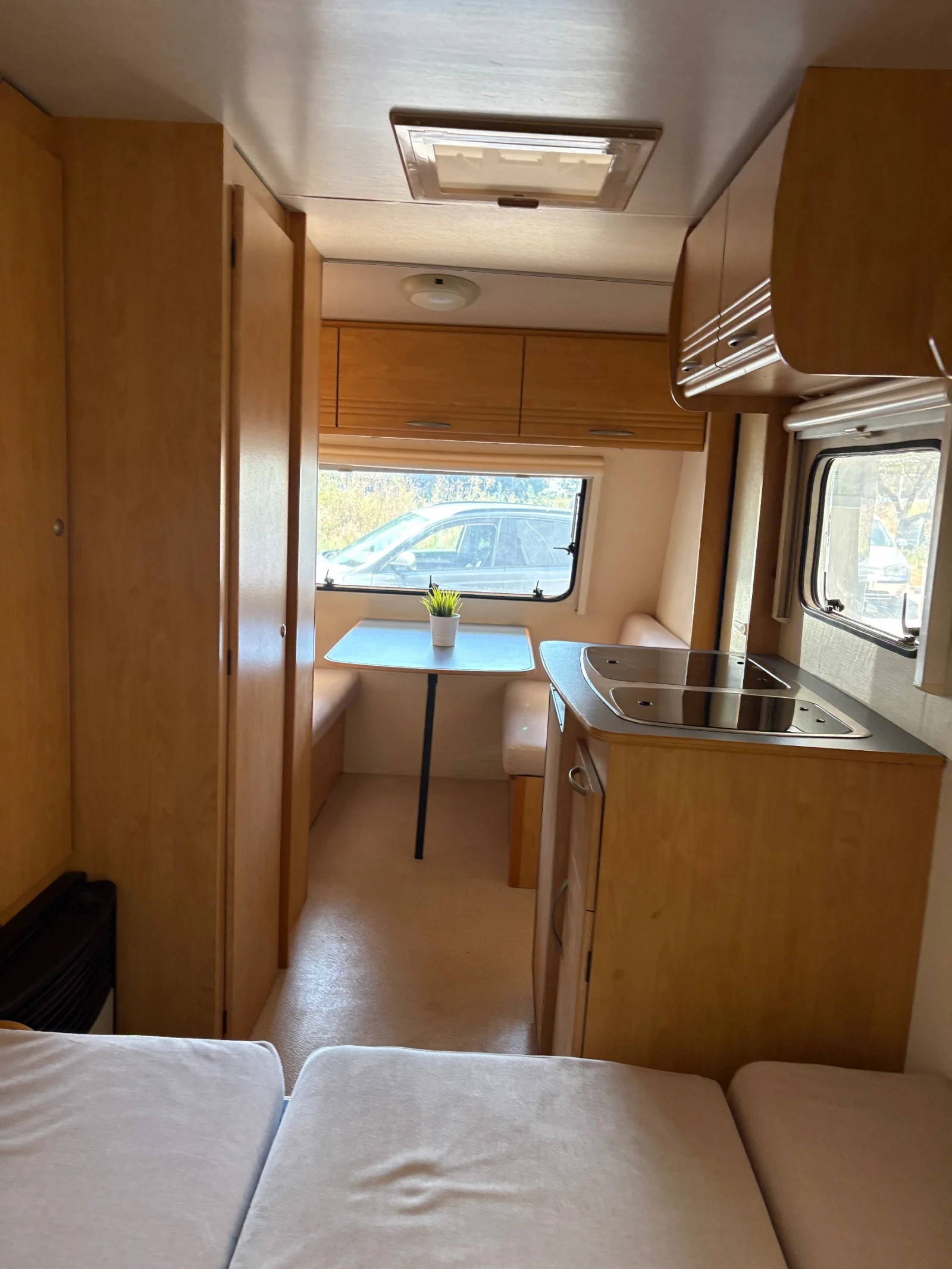 Каравана Caravelair Antares Lux 425, снимка 6 - Каравани и кемпери - 55427858