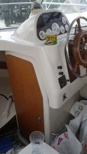 Моторна яхта Arvor 250AS, снимка 4