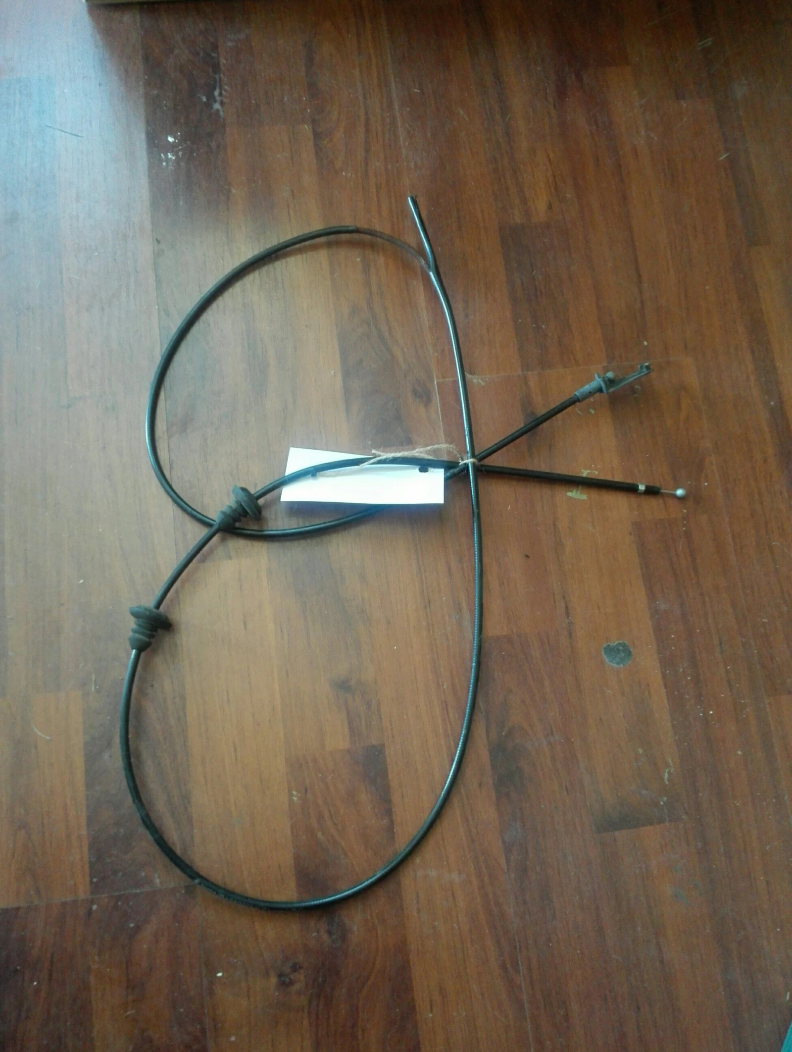 жило преден капак Шкода Румстер (фабия)