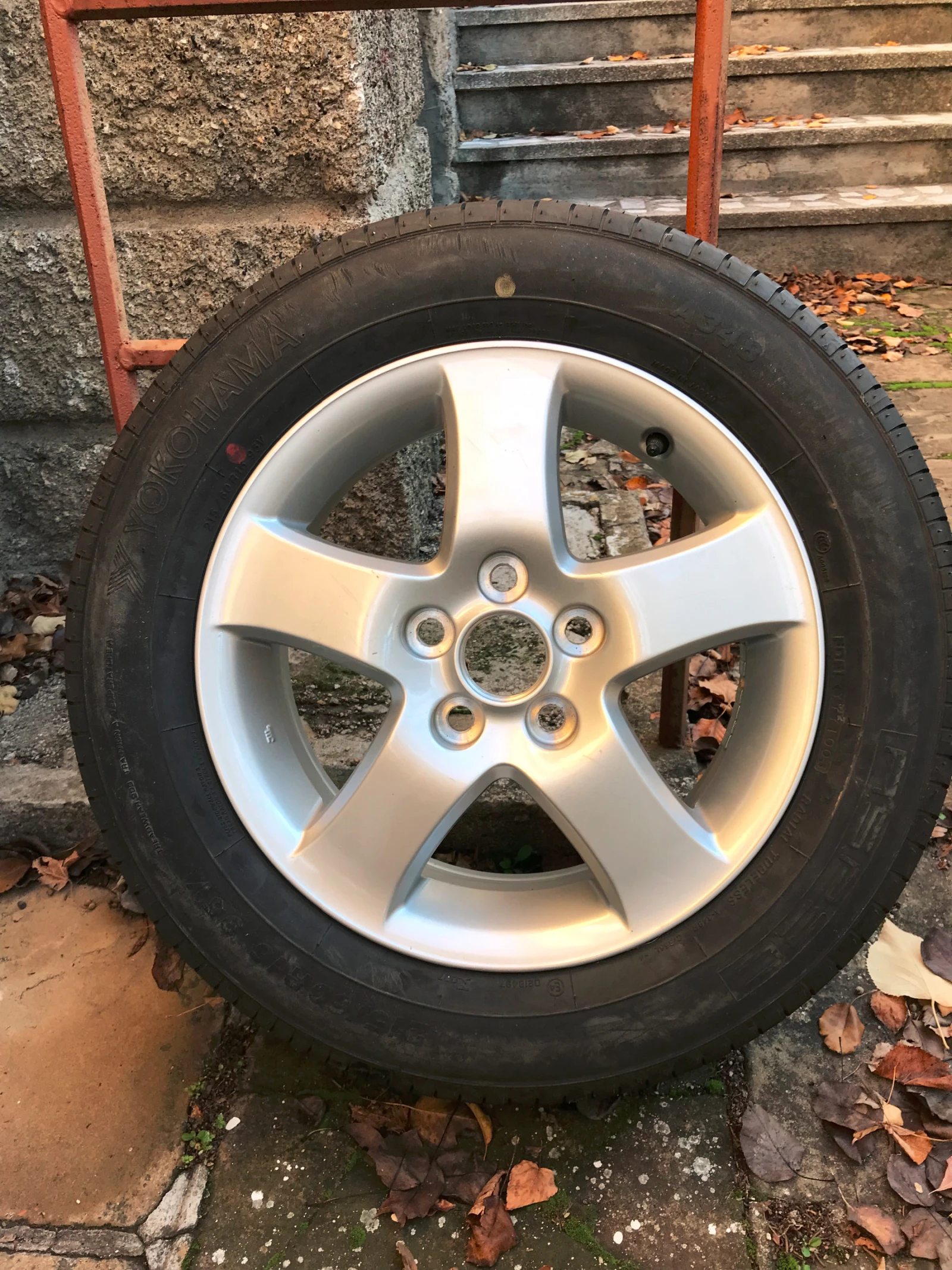    215/70R16  Toyota Rav4 | Mobile.bg   1