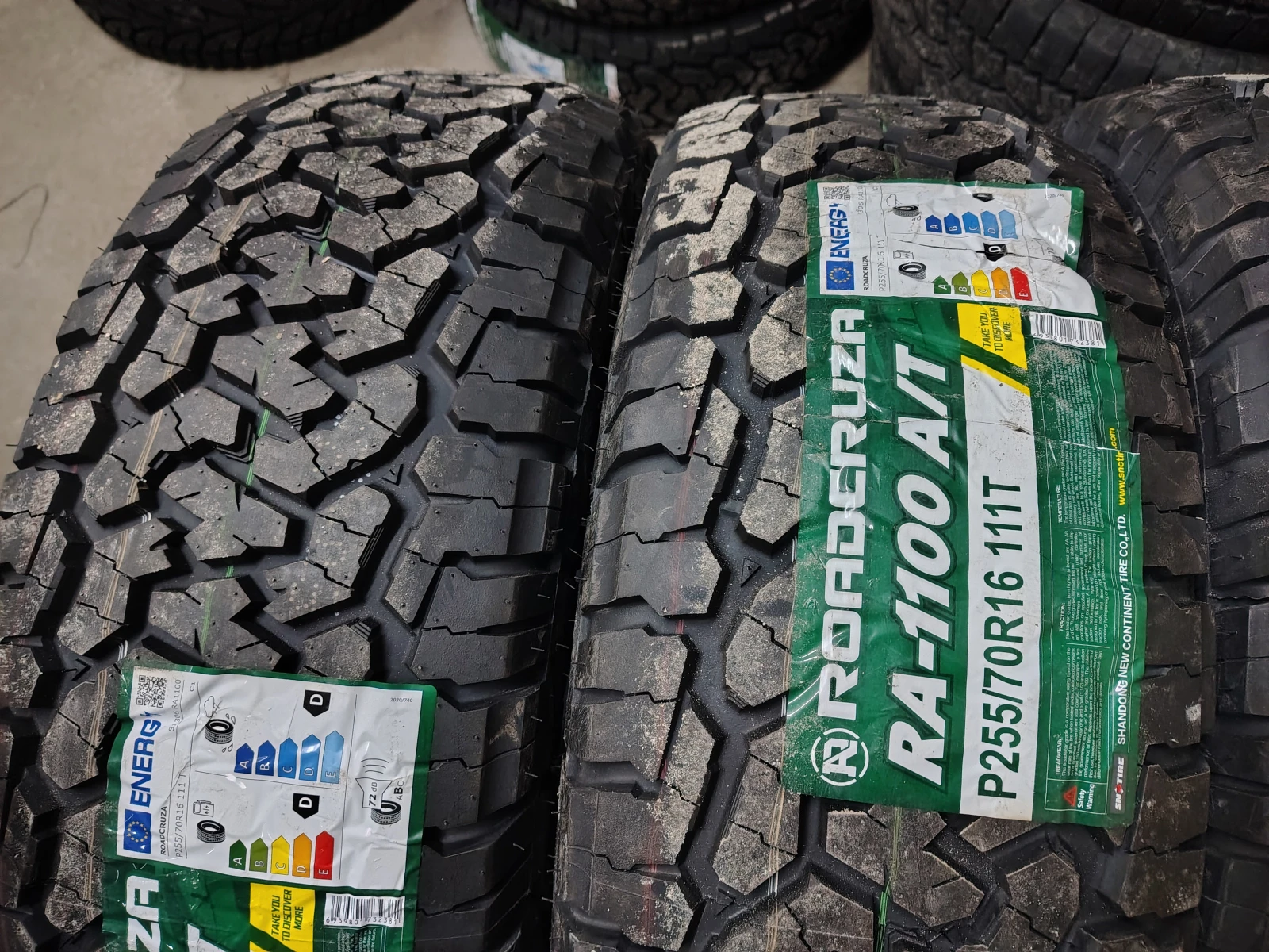 Гуми Всесезонни 255/70R16, снимка 4 - Гуми и джанти - 54094856