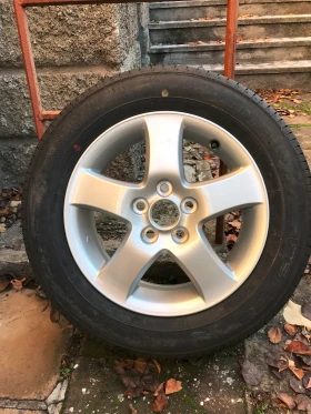        215/70R16  Toyota Rav4