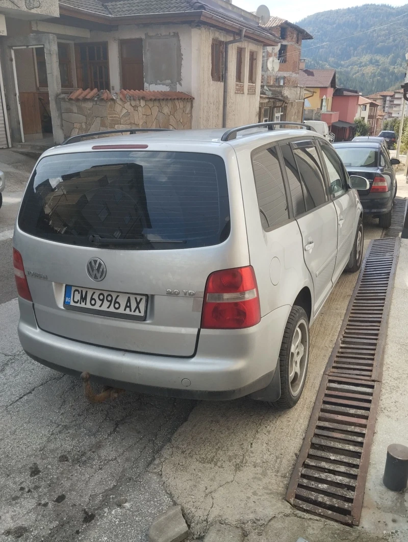 VW Touran, снимка 4 - Автомобили и джипове - 47324285