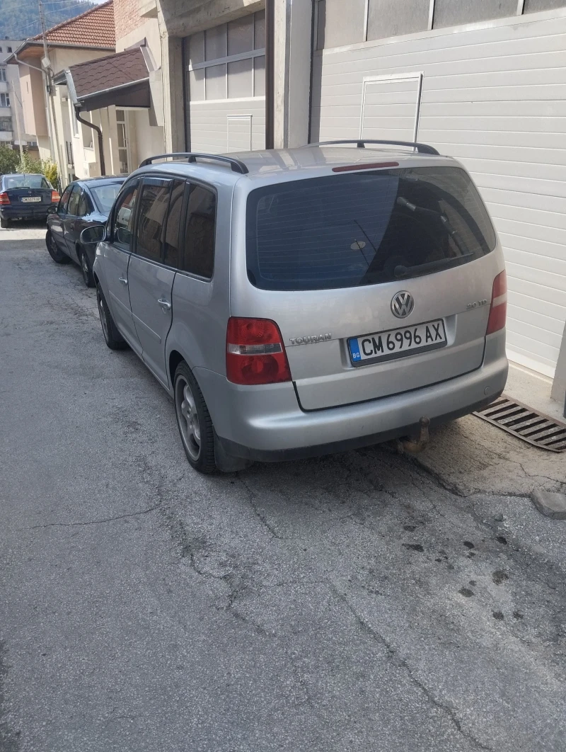 VW Touran, снимка 3 - Автомобили и джипове - 47324285