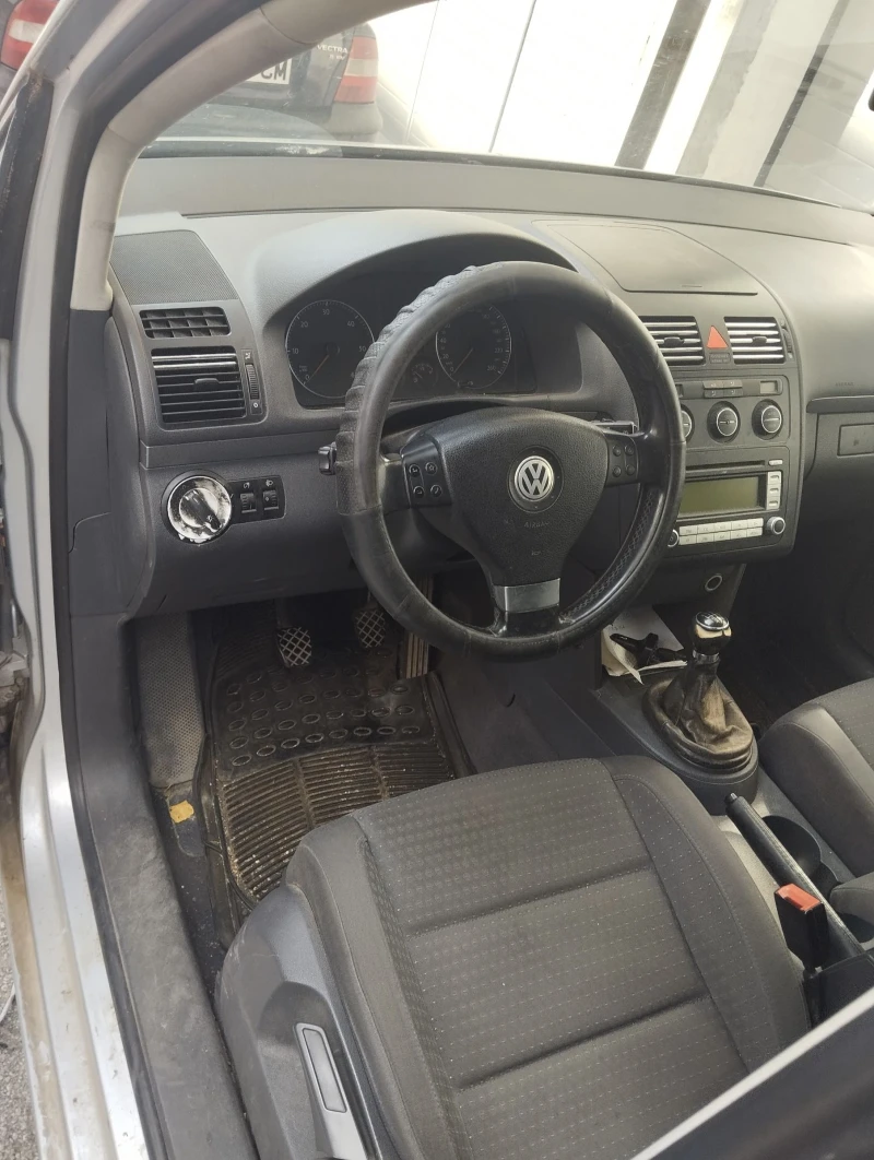 VW Touran, снимка 6 - Автомобили и джипове - 47324285