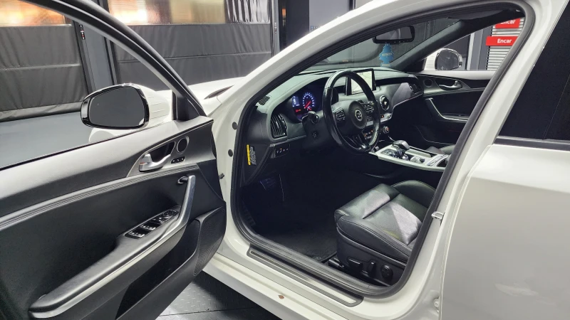 Kia Stinger 2.0T 2WD PLATINUM autogeorge.com, снимка 9 - Автомобили и джипове - 52079450