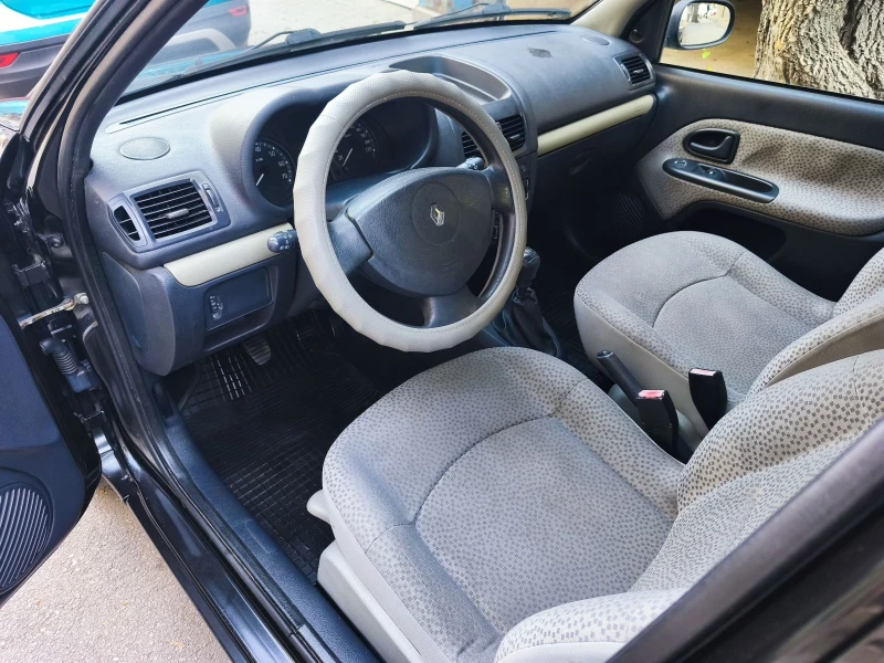 Renault Clio 1.2i, снимка 5 - Автомобили и джипове - 52721676