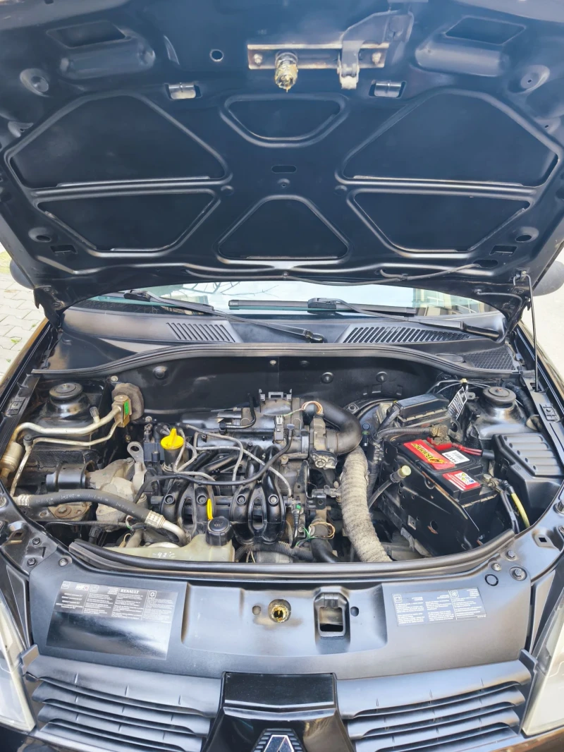 Renault Clio 1.2i, снимка 9 - Автомобили и джипове - 52721676