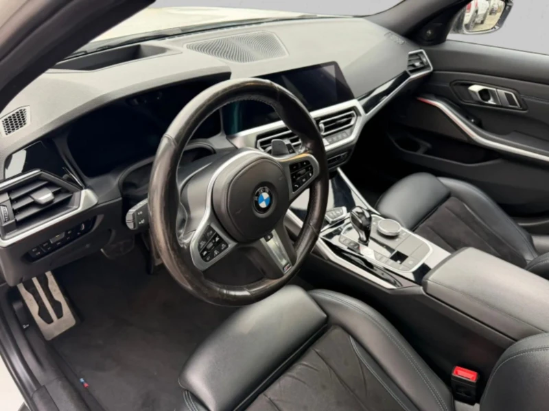 BMW 330 d M Sport, снимка 9 - Автомобили и джипове - 52730242