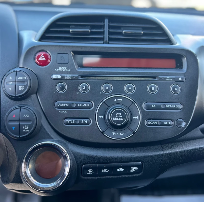 Honda Jazz 1.4 АВТОМАТИК, снимка 6 - Автомобили и джипове - 52826485