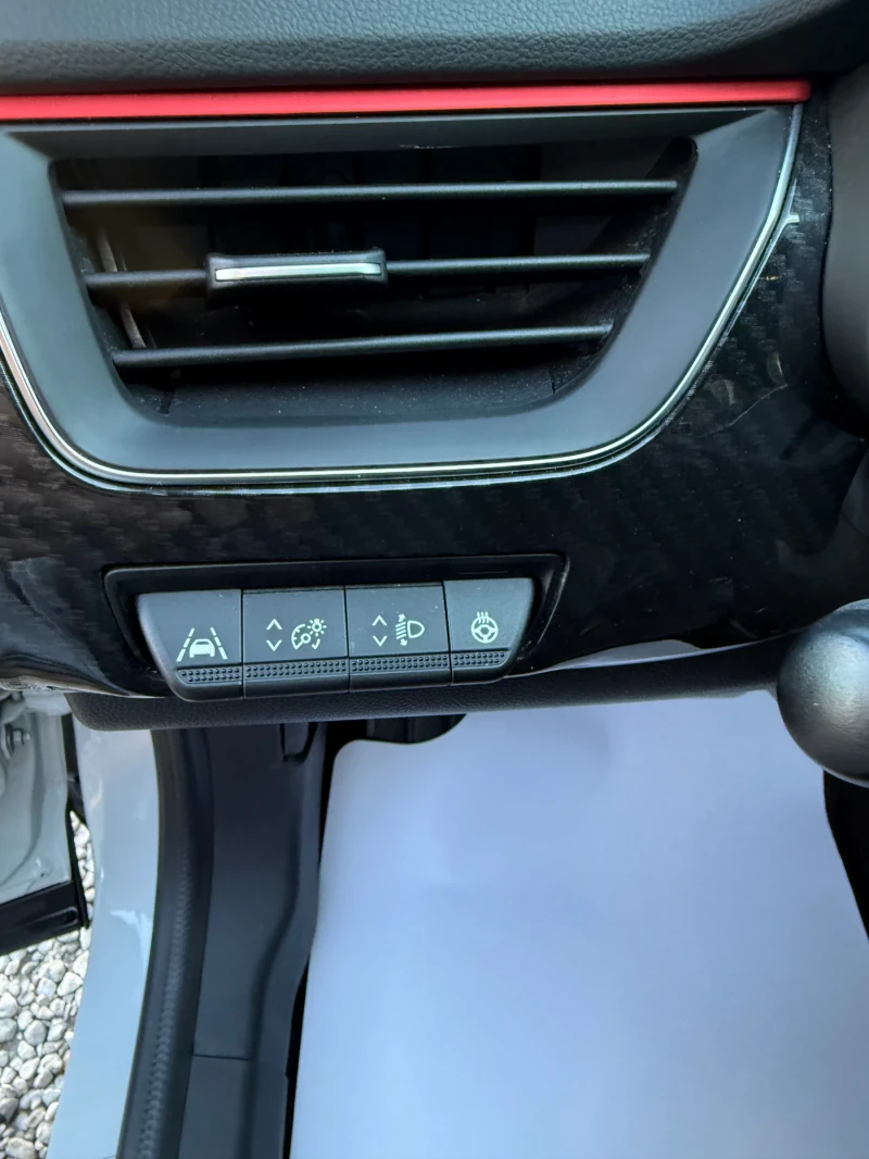 Renault Arkana 1.3T, снимка 11 - Автомобили и джипове - 52851955