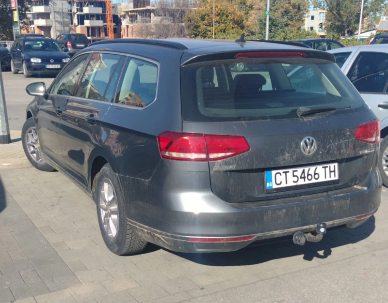 VW Passat Комби, снимка 2 - Автомобили и джипове - 52935182