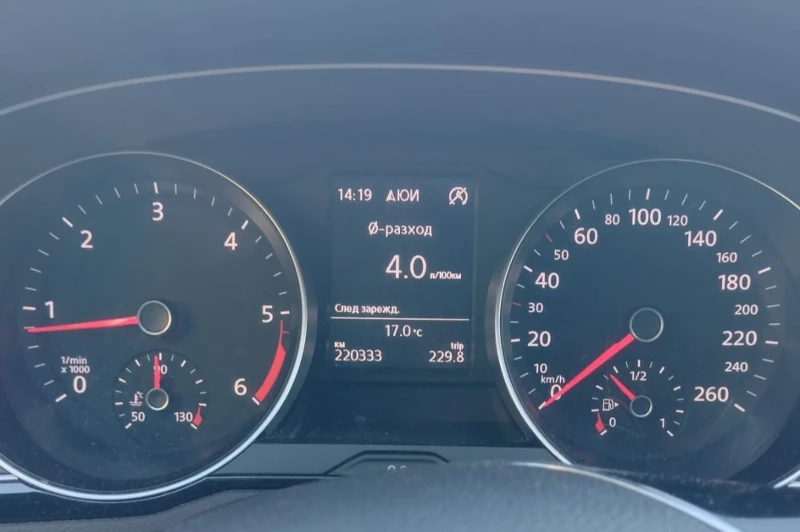 VW Passat Комби, снимка 8 - Автомобили и джипове - 52935182