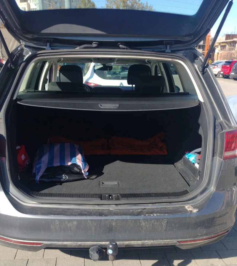 VW Passat Комби, снимка 3 - Автомобили и джипове - 52935182