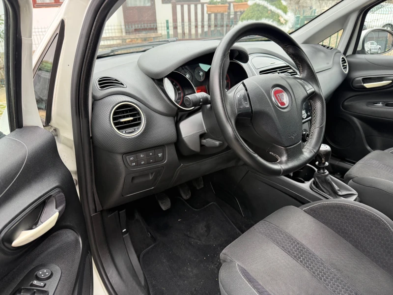 Fiat Punto 1.6M-Jet EVO, снимка 8 - Автомобили и джипове - 53150409