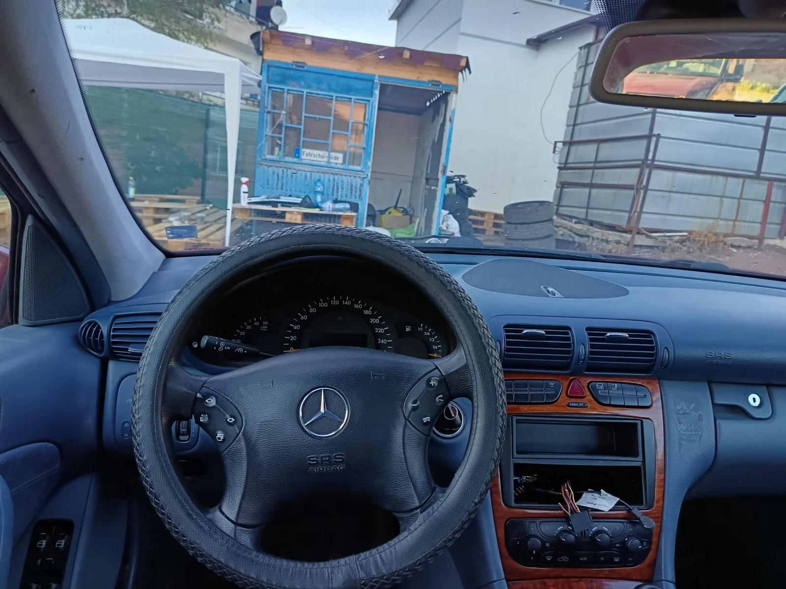 Mercedes-Benz C 200 116 кс ТОП - изображение 9