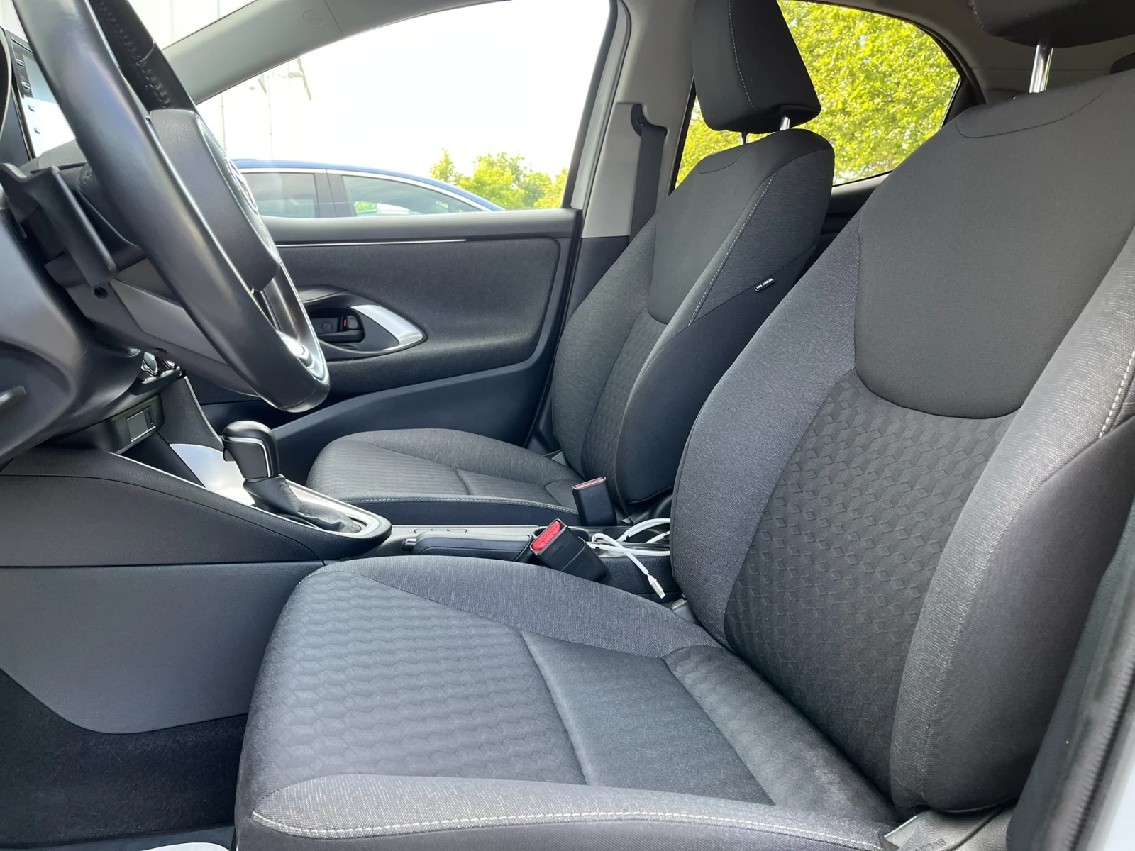 Toyota Yaris 1.5 VVT-i 125 к.с Automatic в Гаранция! - изображение 7