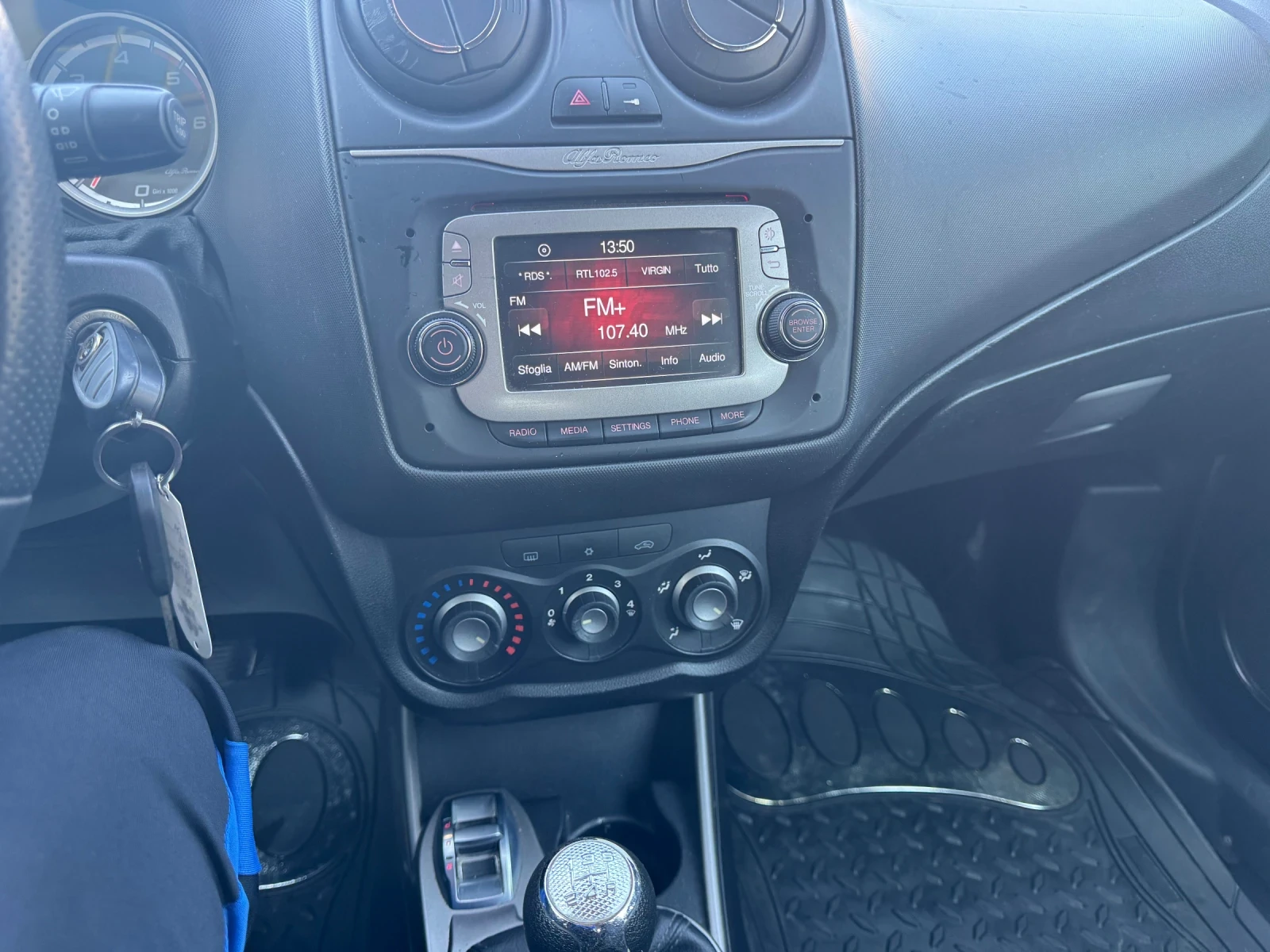 Alfa Romeo MiTo 1.3multijet 84hp Euro5b , снимка 14 - Автомобили и джипове - 53514386