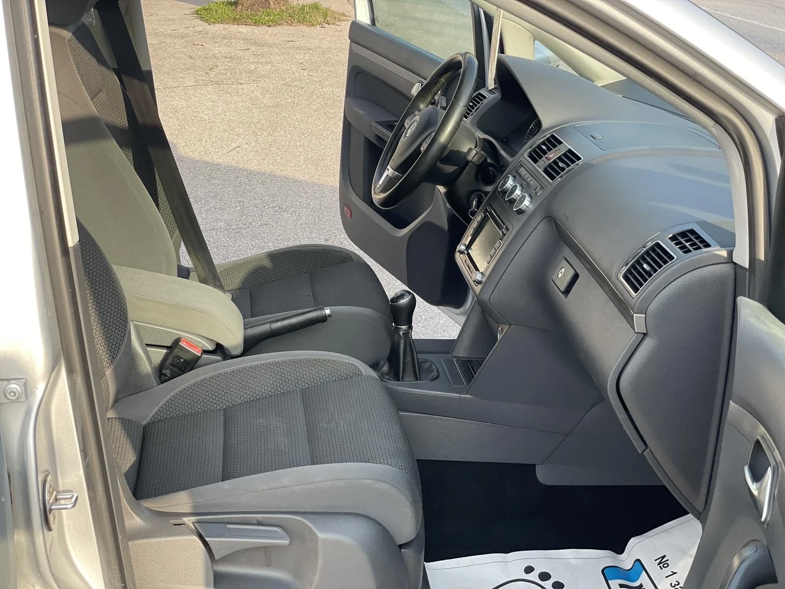 VW Touran 1.6TDI, 105кс, 7-места, ФРАНЦИЯ, 2013г, снимка 11 - Автомобили и джипове - 53713323