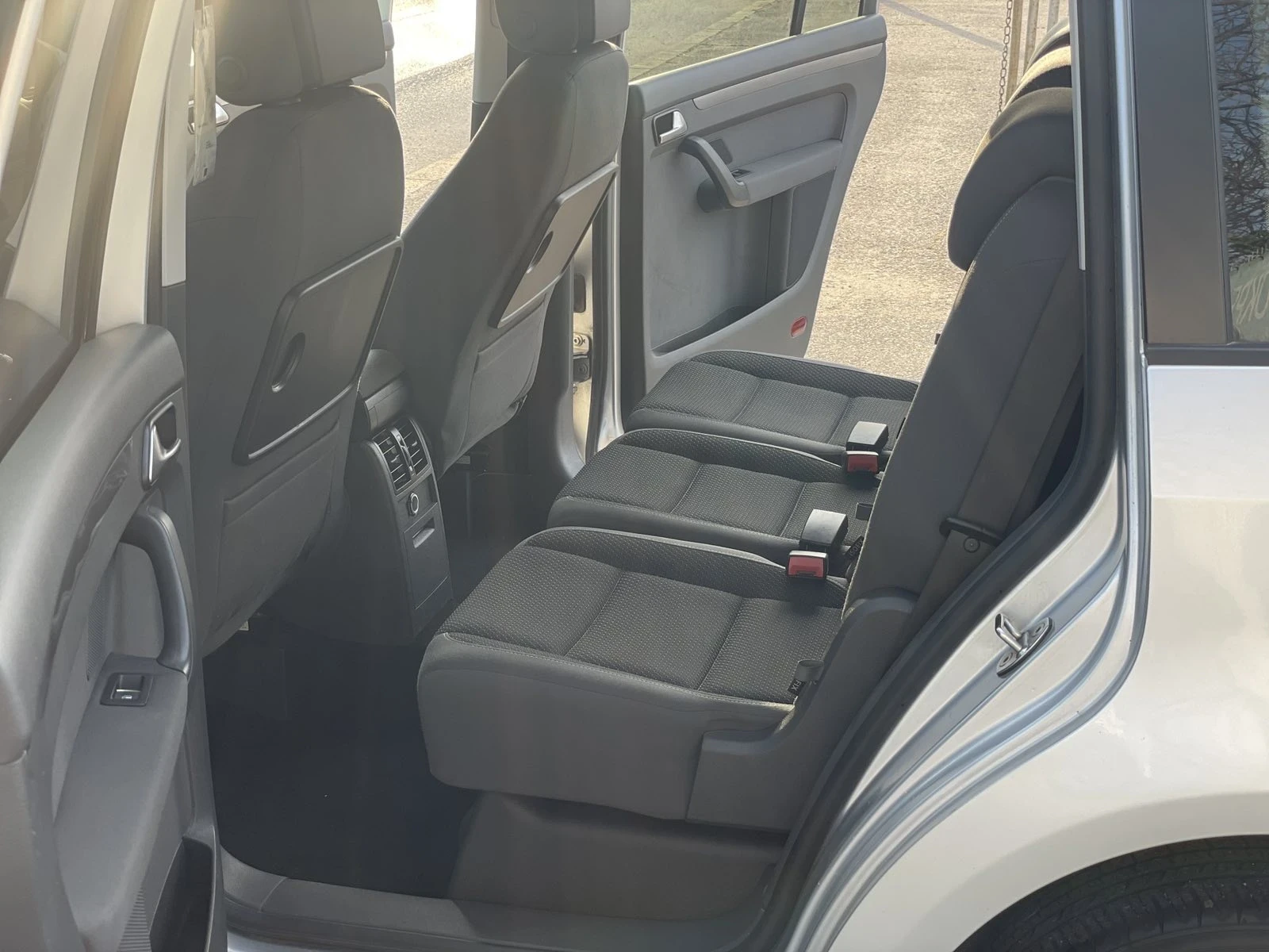 VW Touran 1.6TDI, 105кс, 7-места, ФРАНЦИЯ, 2013г, снимка 14 - Автомобили и джипове - 53713323