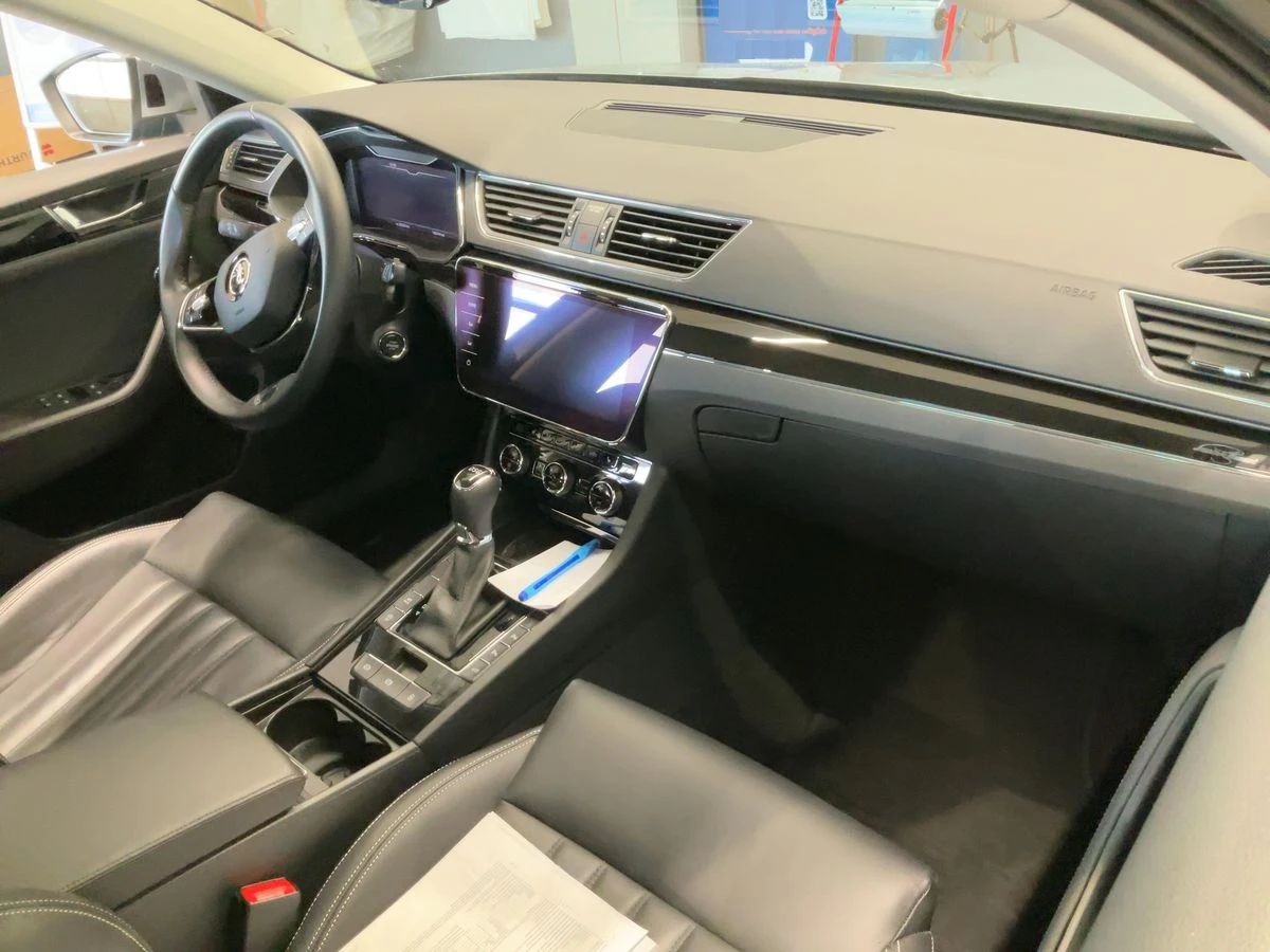 Skoda Superb 2.0 TDI L&K/Canton/Сервизна история/Дигитално/Face, снимка 6 - Автомобили и джипове - 54208457