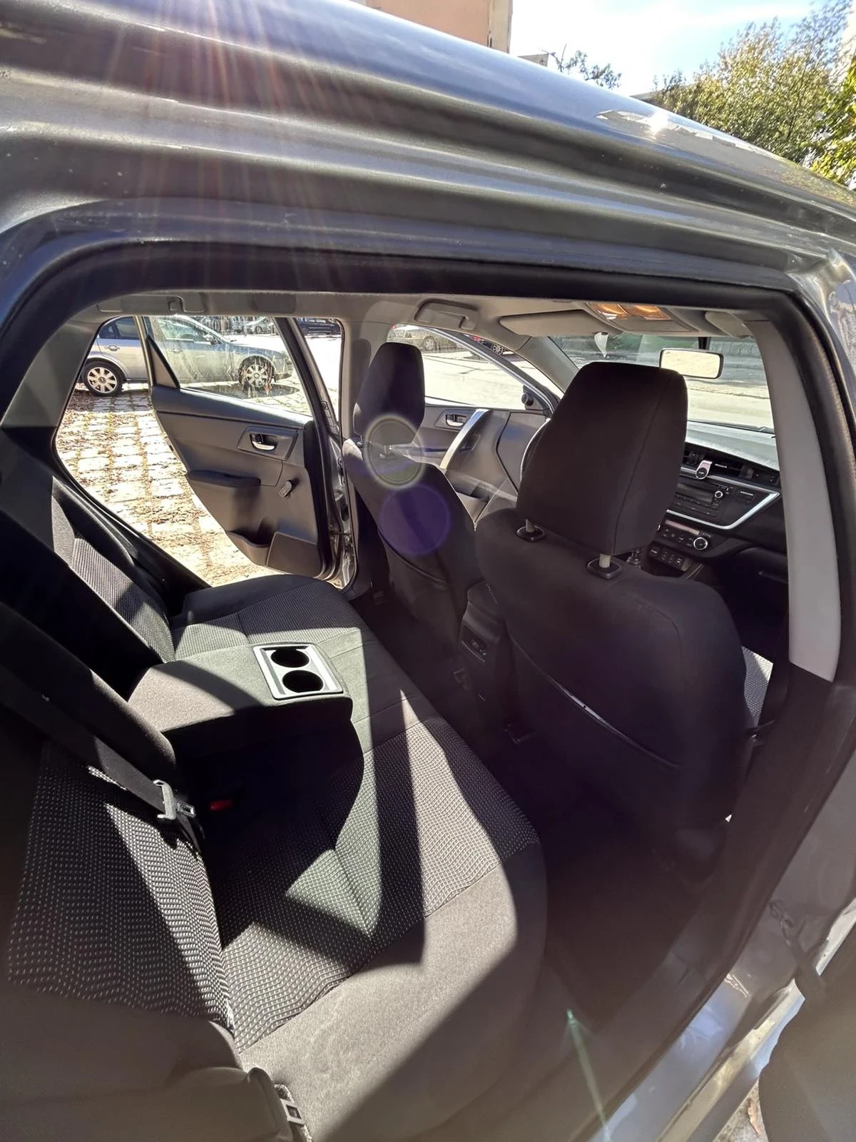 Toyota Auris, снимка 10 - Автомобили и джипове - 54317787