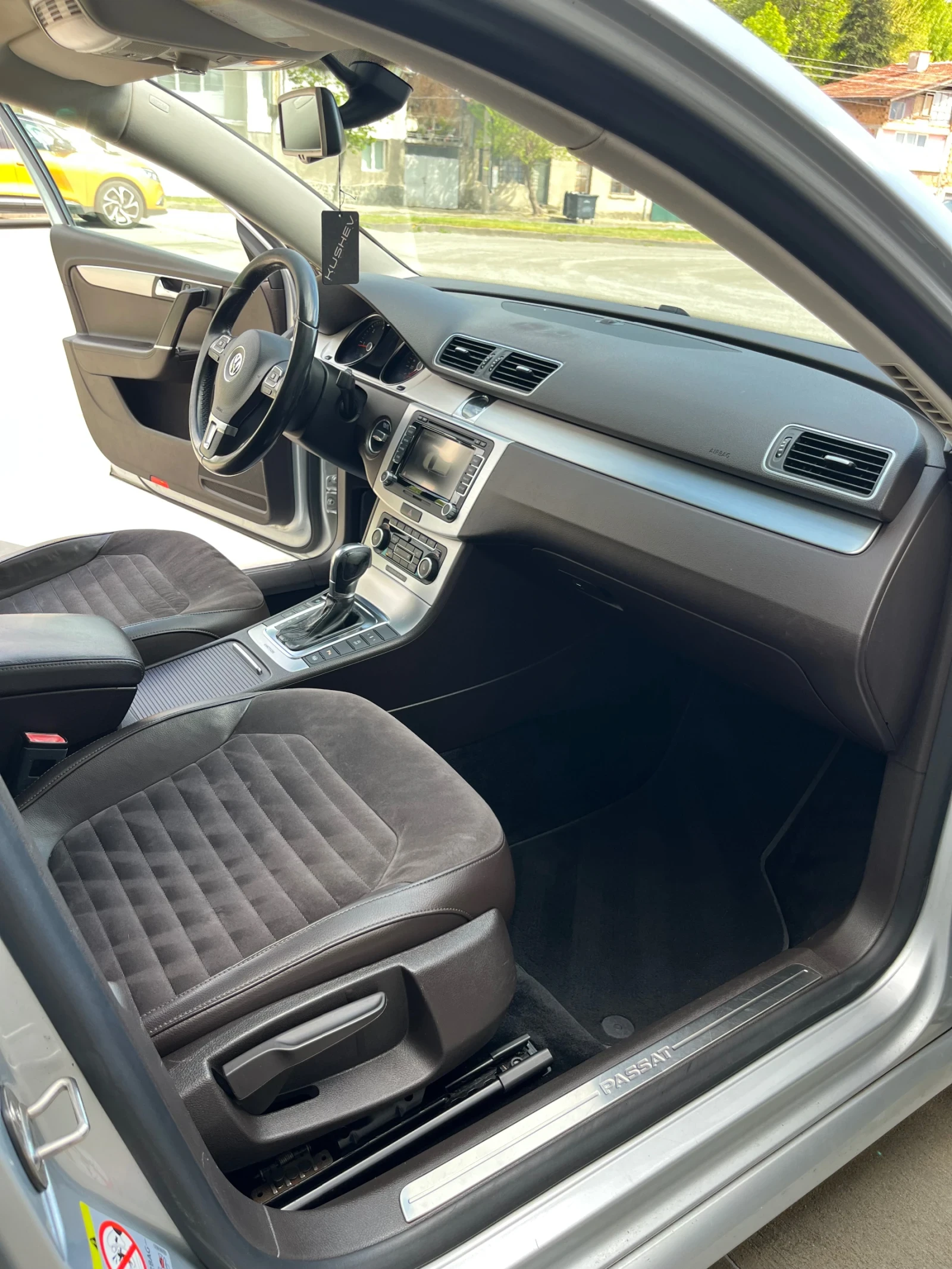 VW Passat Passat 2.0TDI 170cc Full! Navi pano dis, снимка 11 - Автомобили и джипове - 54420680