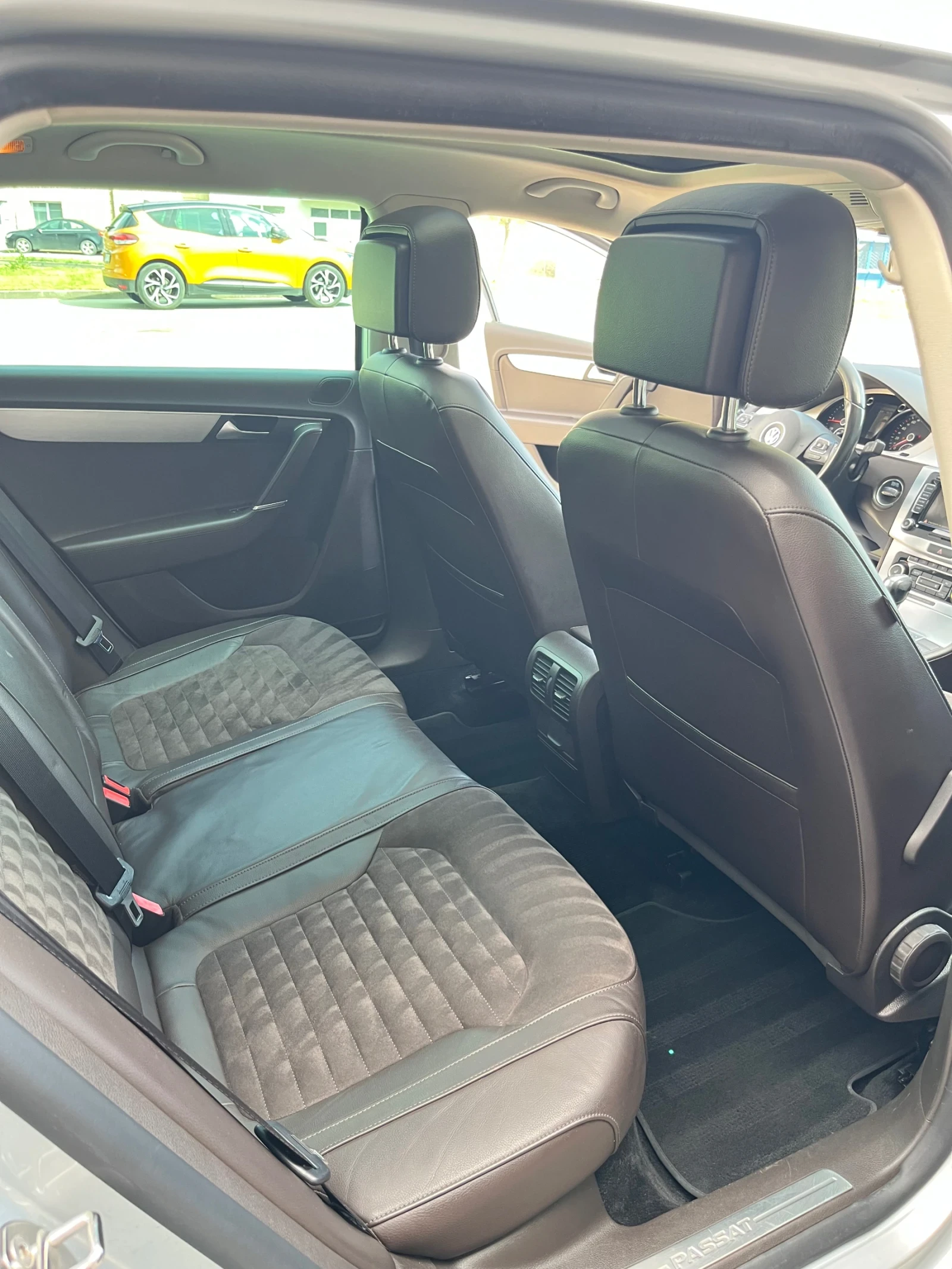 VW Passat Passat 2.0TDI 170cc Full! Navi pano dis, снимка 12 - Автомобили и джипове - 54420680