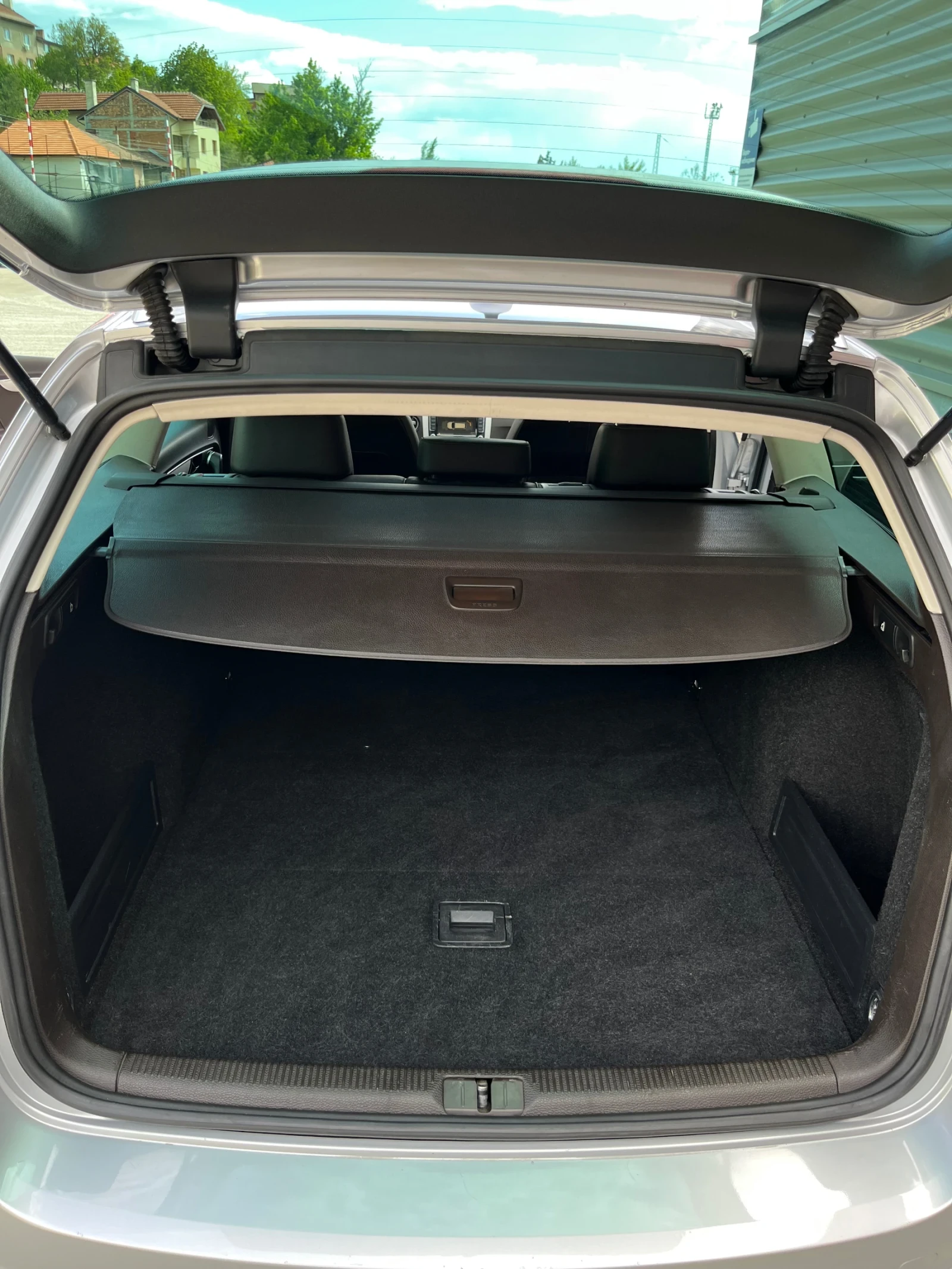 VW Passat Passat 2.0TDI 170cc Full! Navi pano dis, снимка 15 - Автомобили и джипове - 54420680