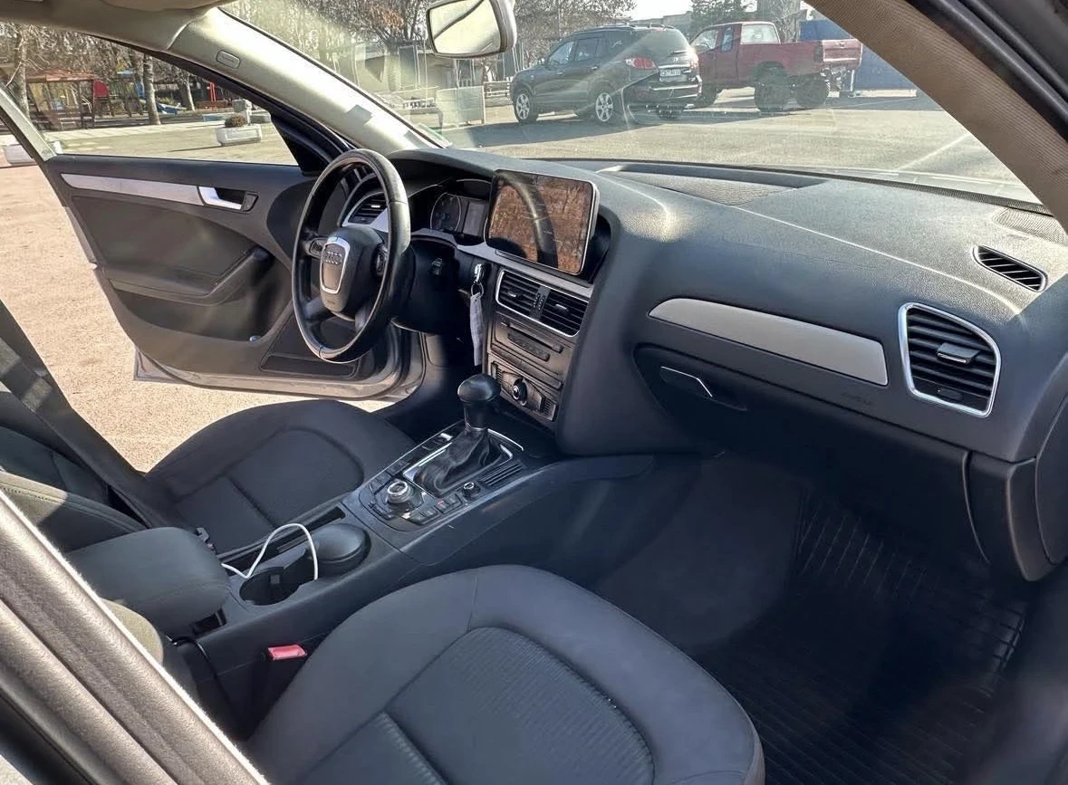 Audi A4, снимка 8 - Автомобили и джипове - 54502359
