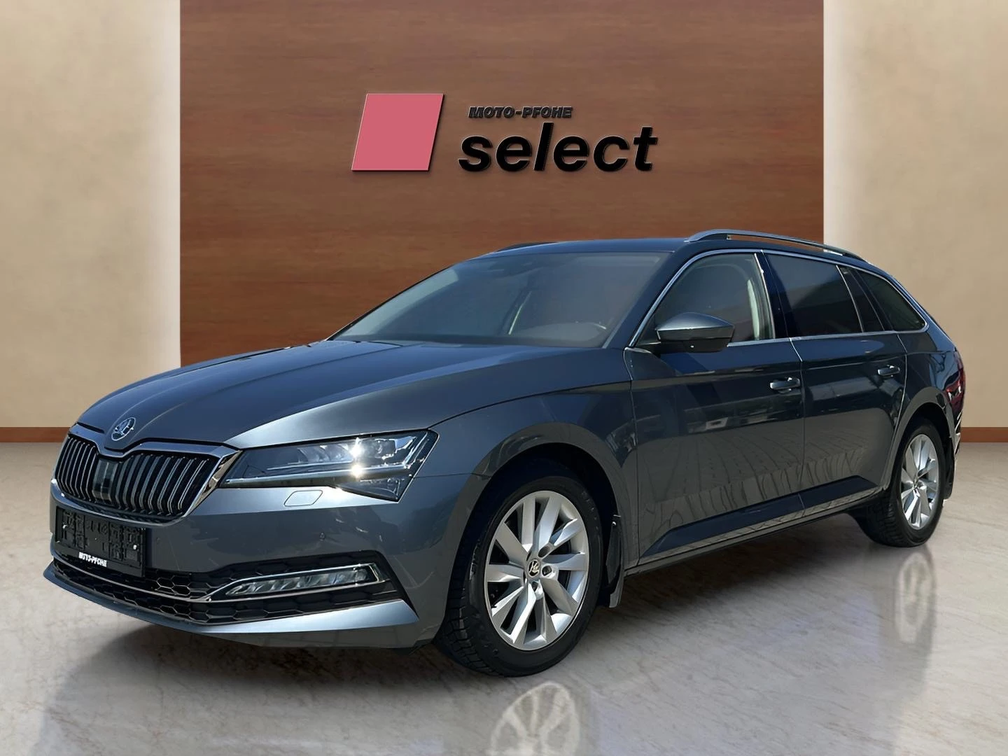 Skoda Superb 1.5 TSI, снимка 14 - Автомобили и джипове - 54540033