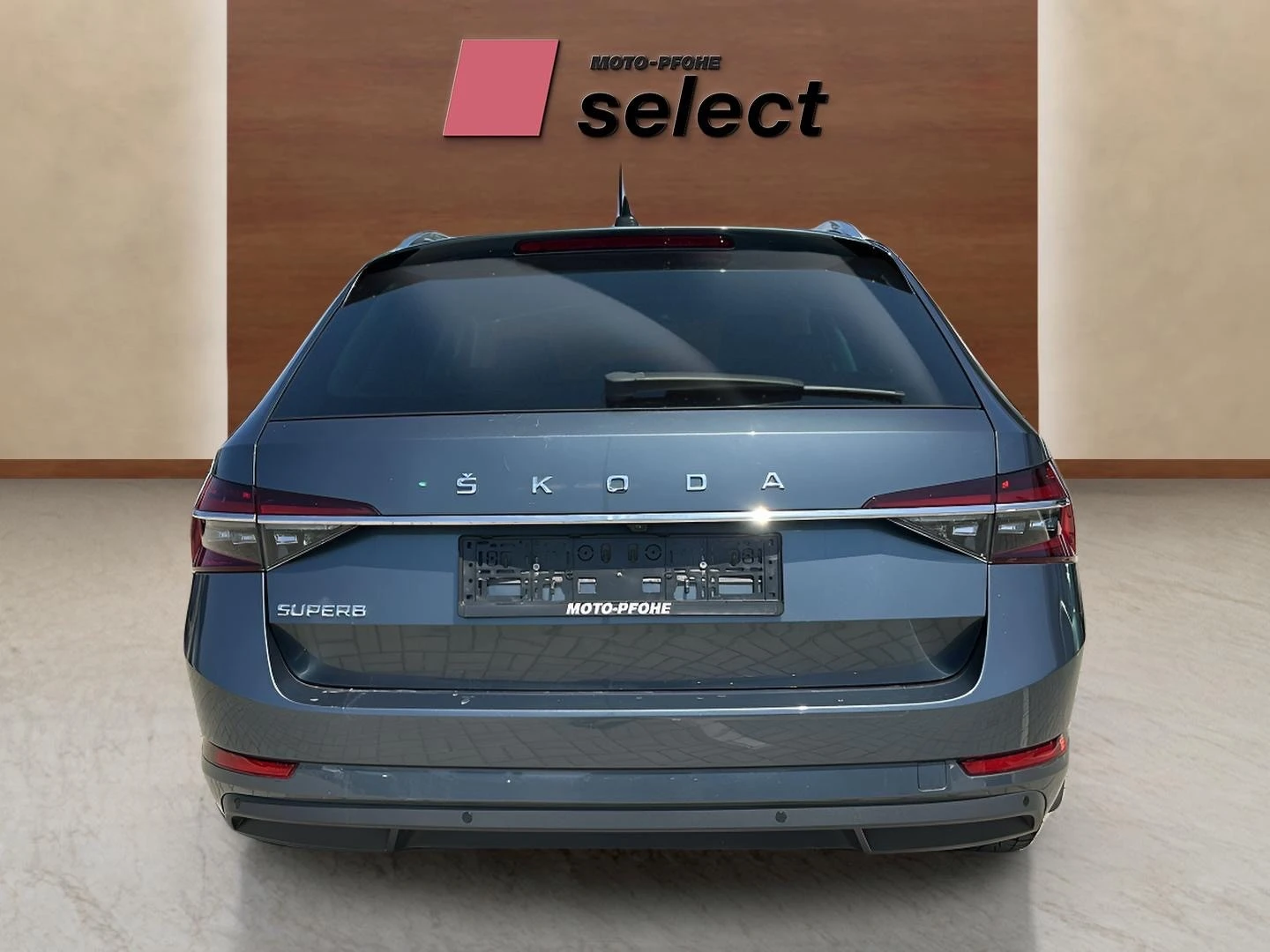 Skoda Superb 1.5 TSI, снимка 8 - Автомобили и джипове - 54540033
